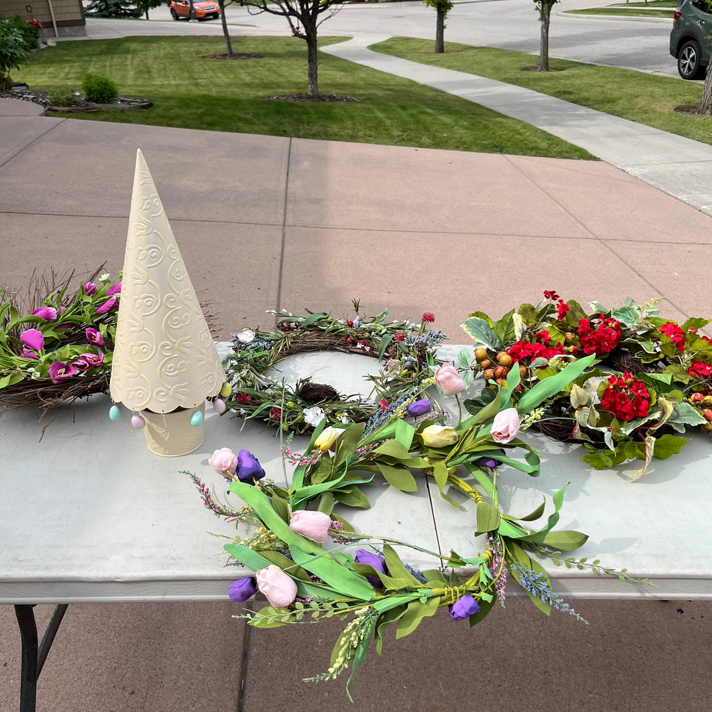 D696 Wreath Grouping