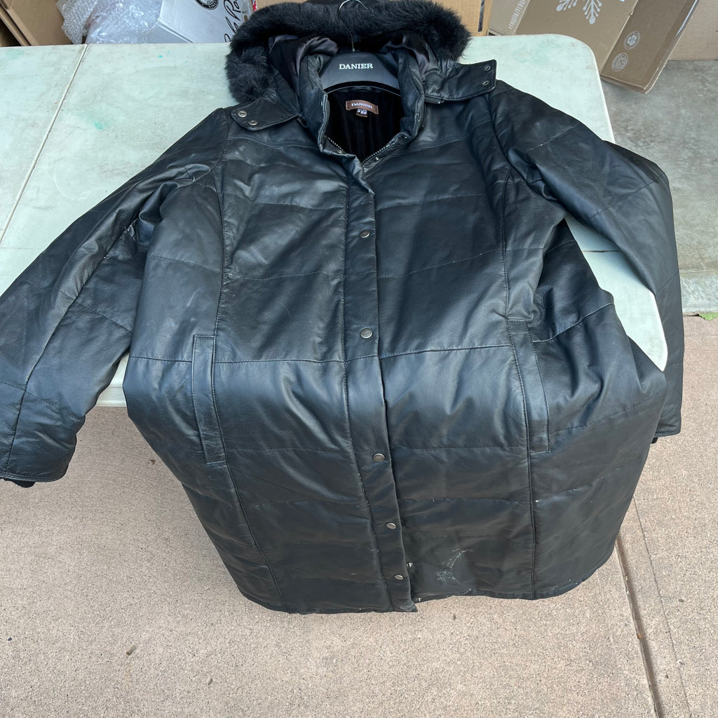 D703 Danier leather womens 2XL leather coat