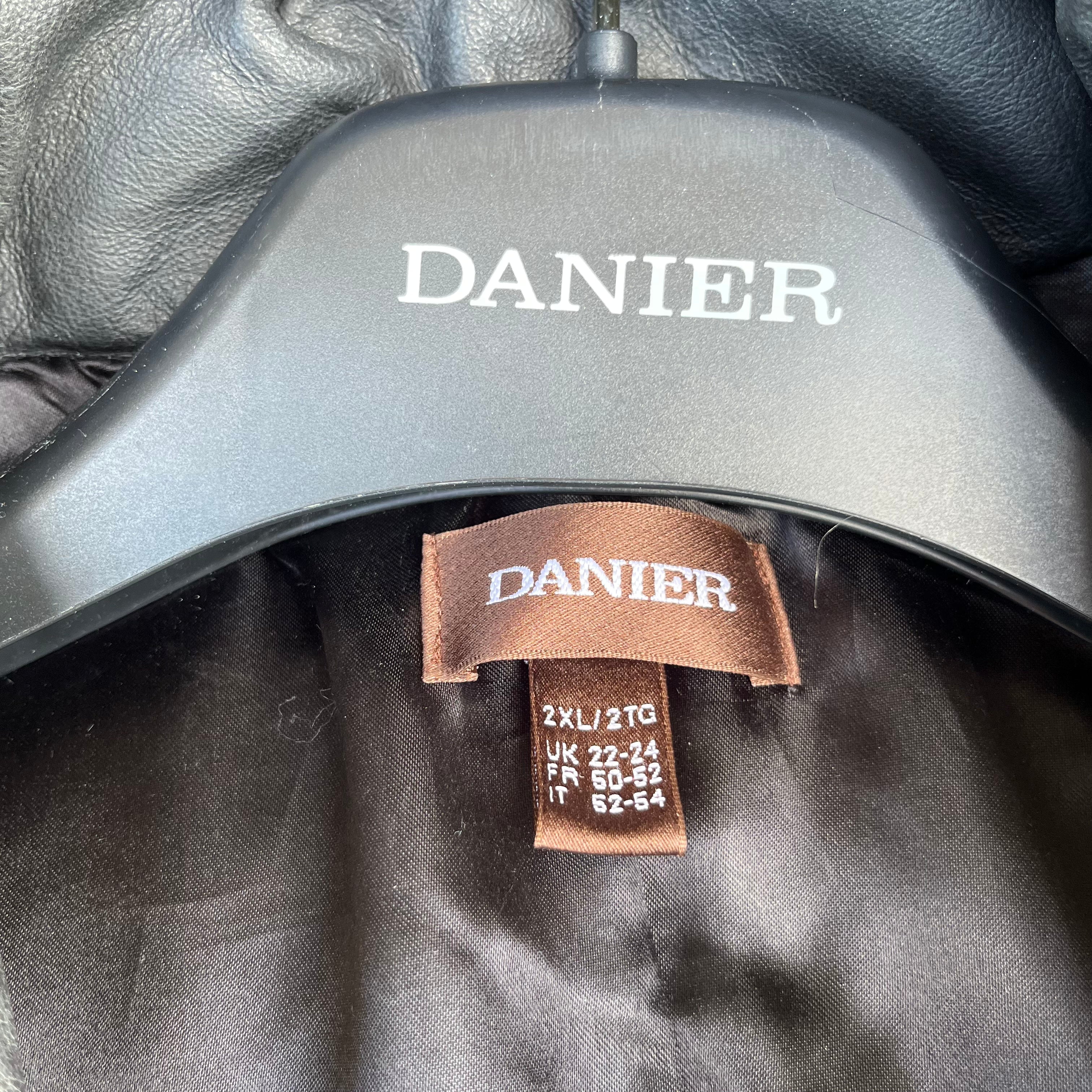 D703 Danier leather womens 2XL leather coat