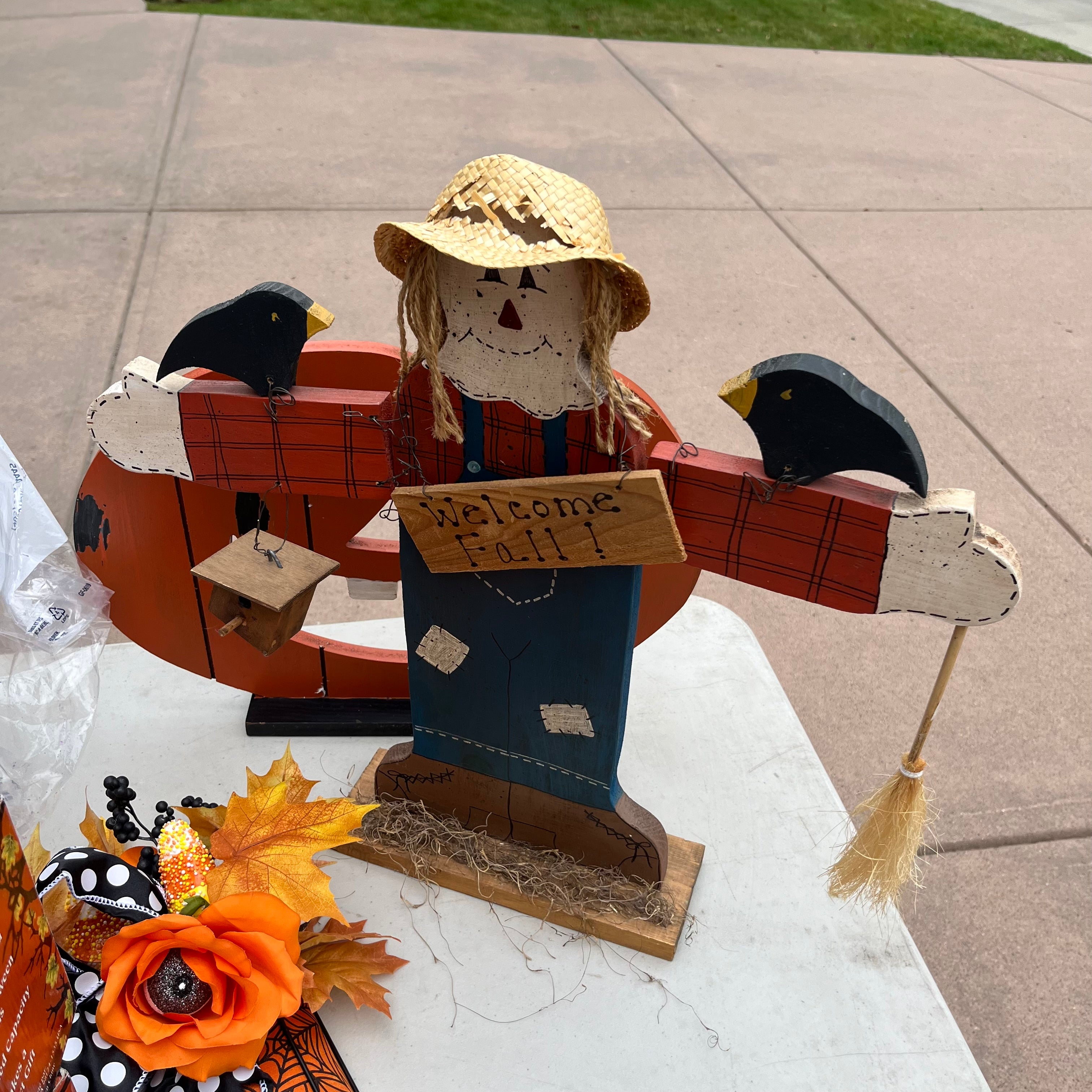 D705 Halloween Decor Grouping