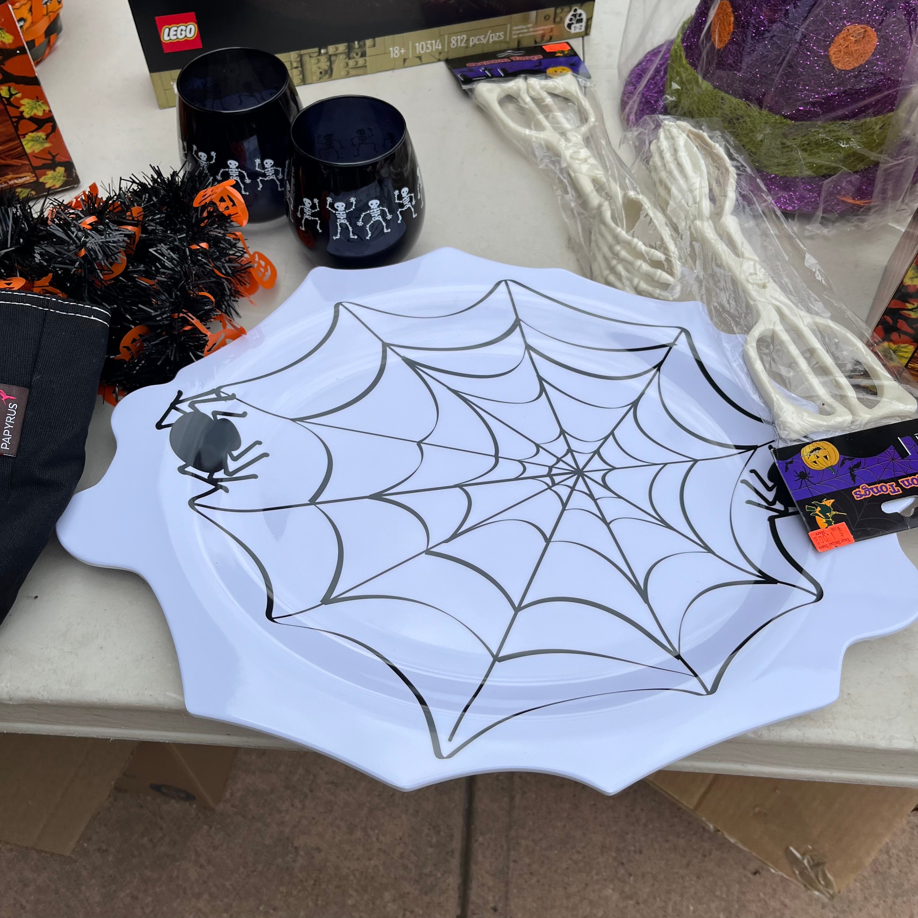 D705 Halloween Decor Grouping