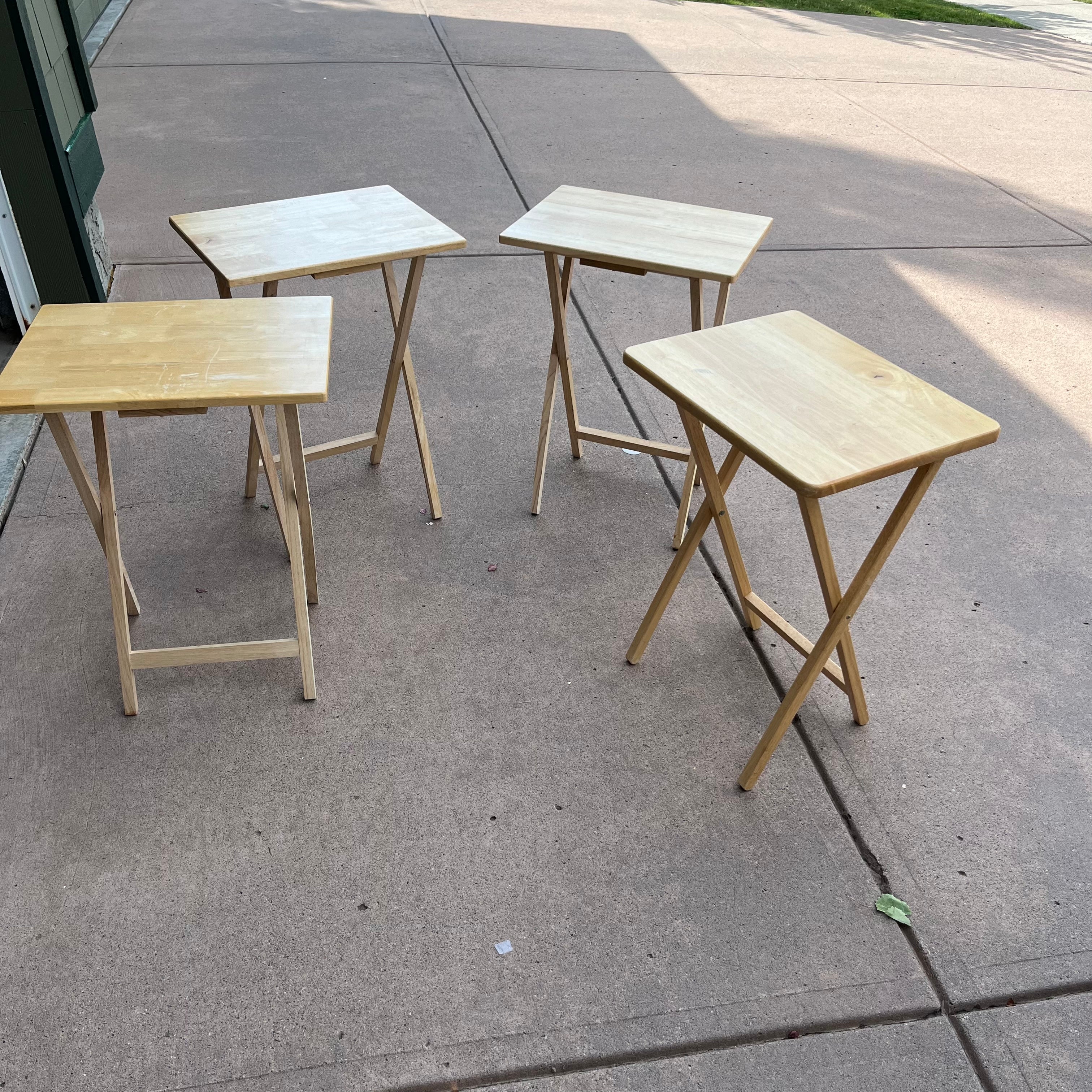 D710 Set of 4 wooden TV trays
