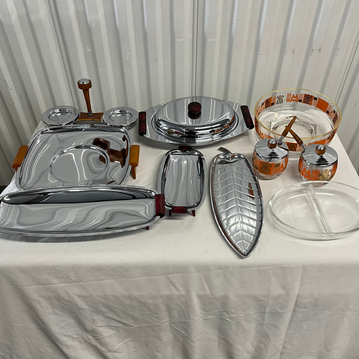 U905 Vintage Entertainment Grouping (butter warmer and more)