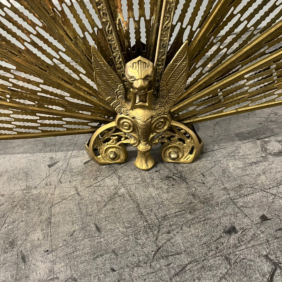 U909 Vintage brass peacock fan fireplace screen