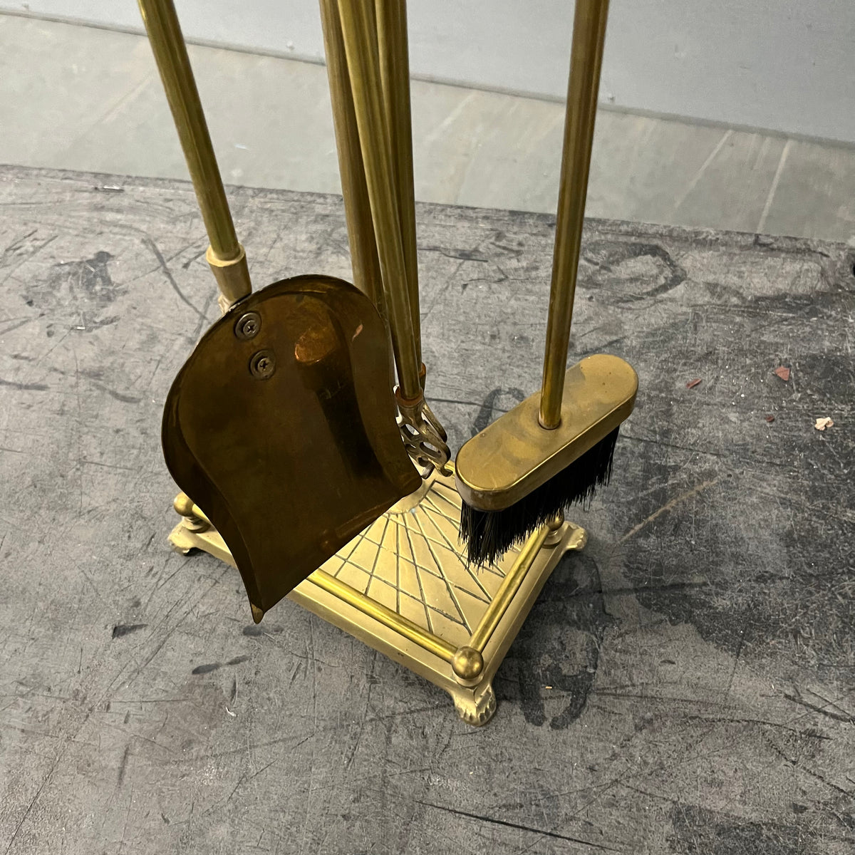 U910 Vintage 5 piece brass fireplace set