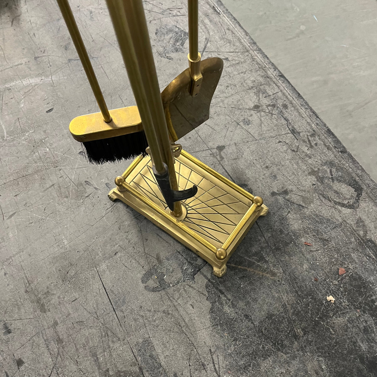 U910 Vintage 5 piece brass fireplace set