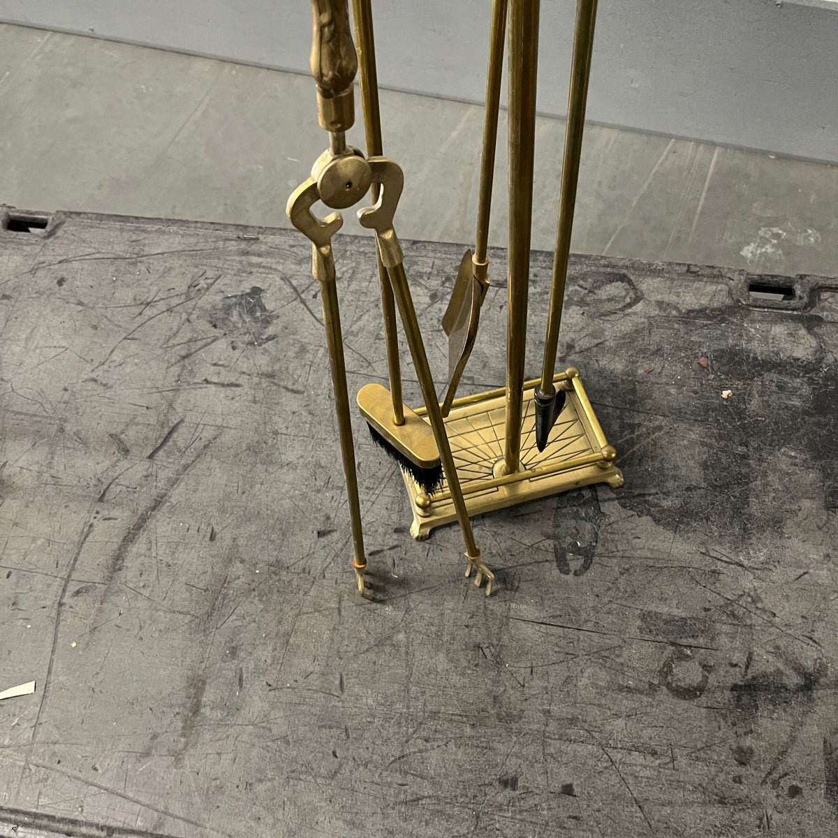 U910 Vintage 5 piece brass fireplace set