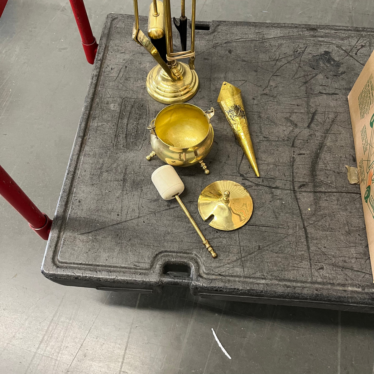 U912 Vintage brass fireplace grouping