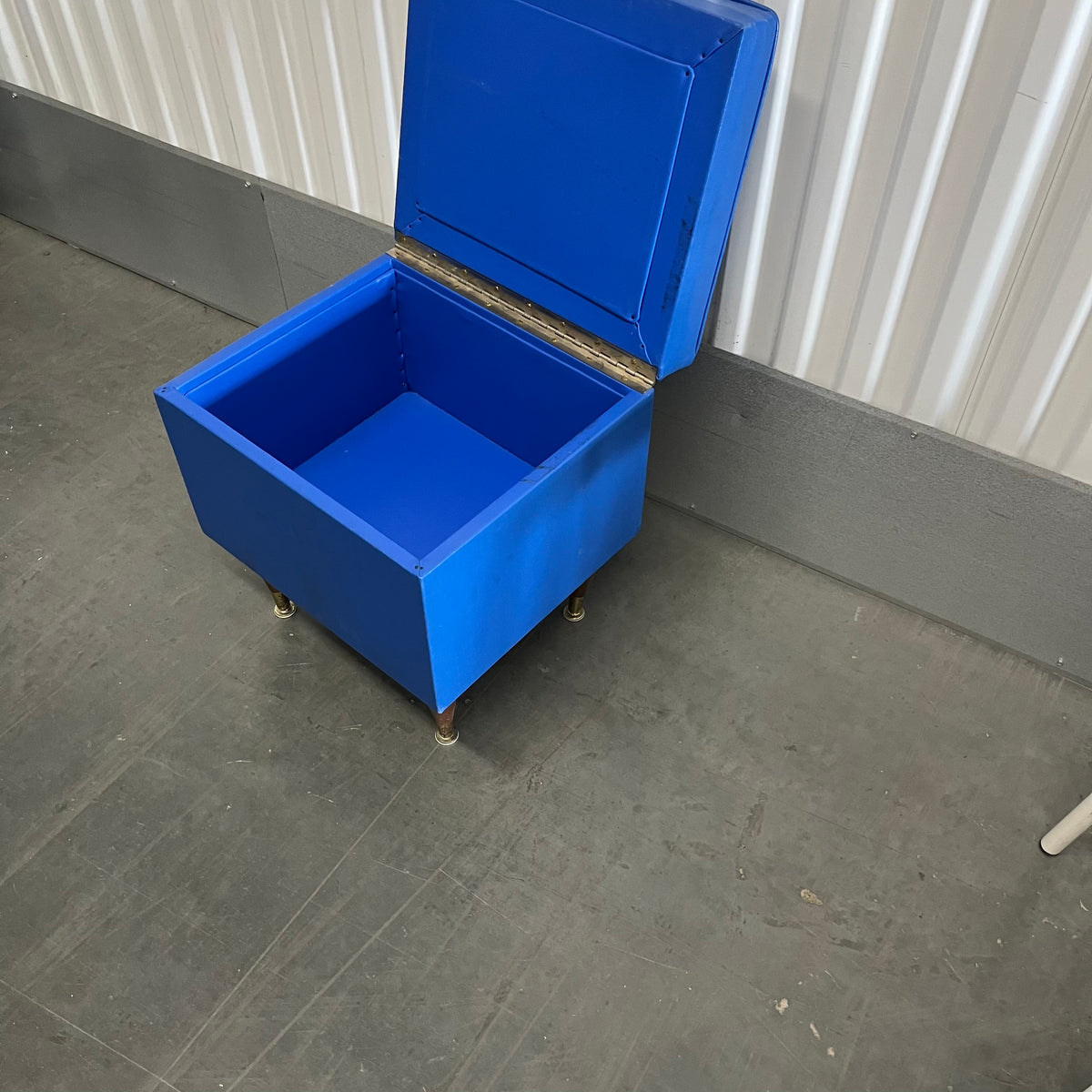 U926 Vintage 16” tall bright blue vinyl storage ottoman