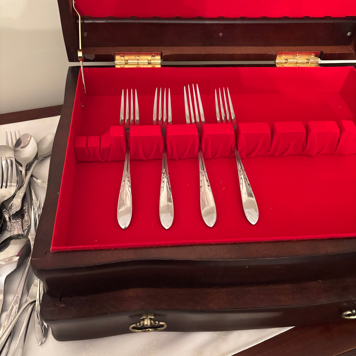 F151 Oneida community flatware, Tudor Queen Bess II pattern