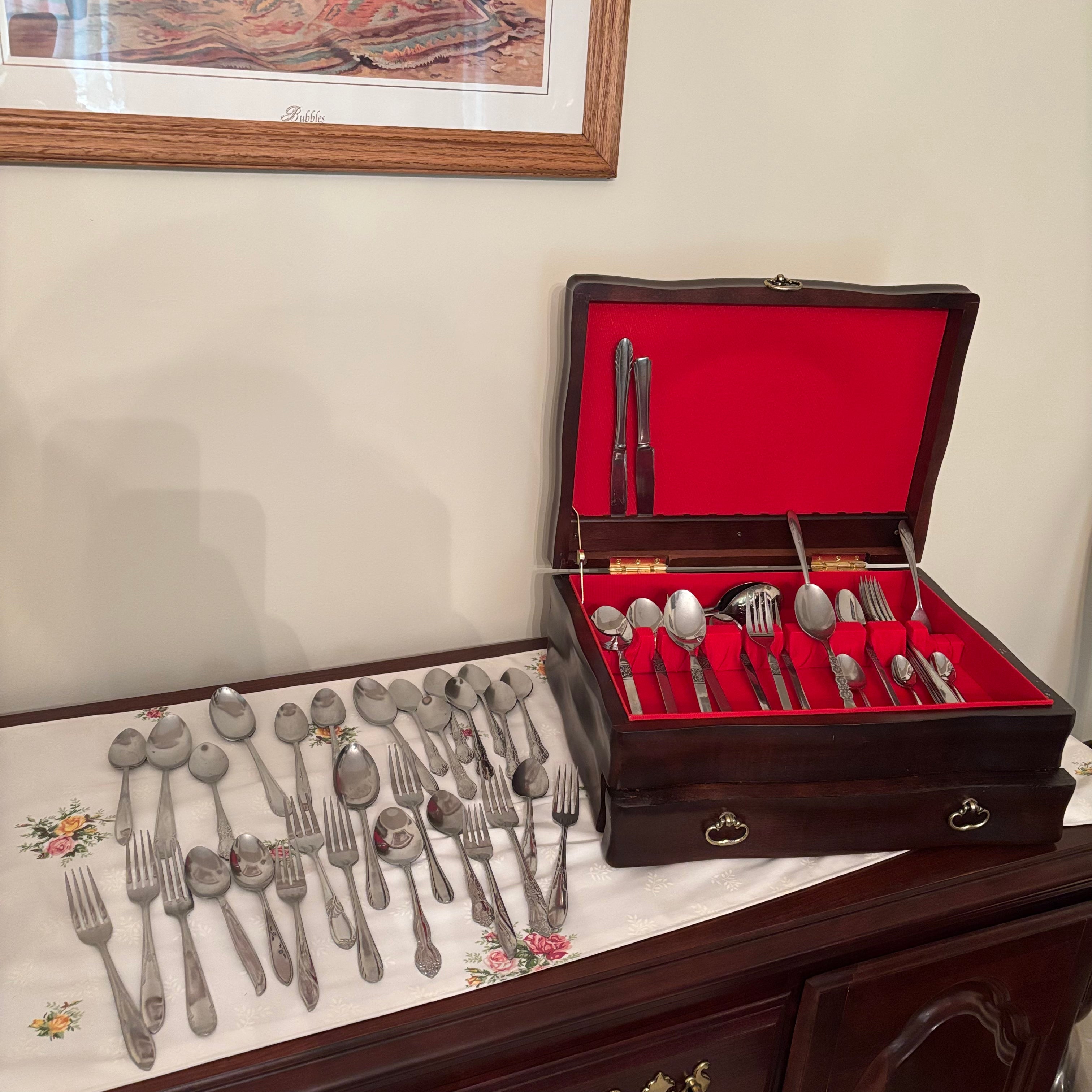 F151 Oneida community flatware, Tudor Queen Bess II pattern
