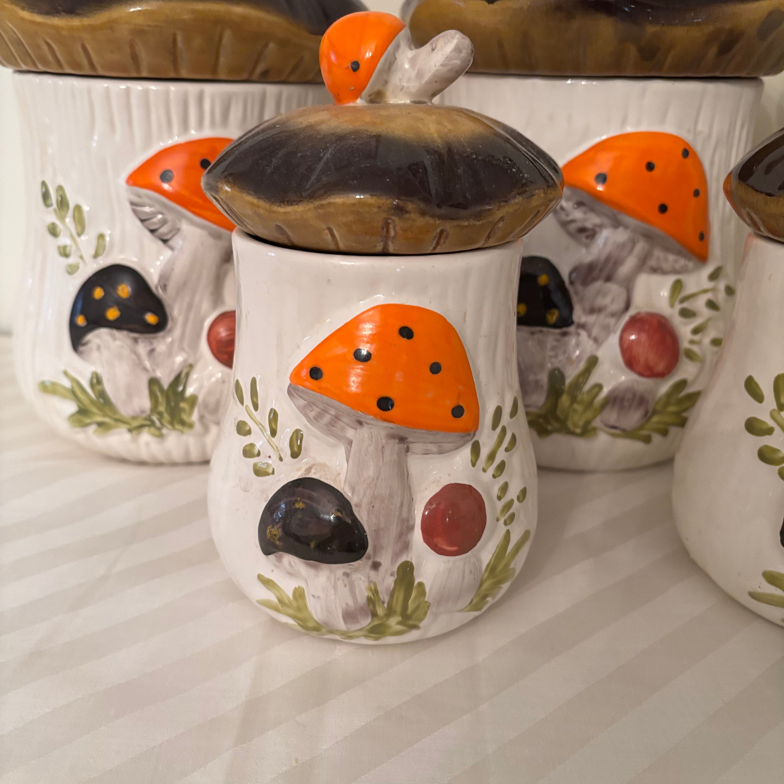 F158 Vintage Sears Merry Mushroom canister set (in excellent condition)