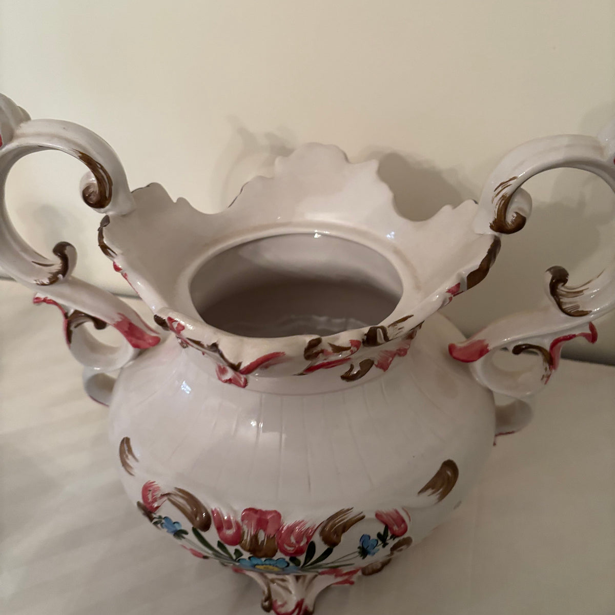 F164 Vintage grouping (Capodimonte rose soup tureen and candle holders)
