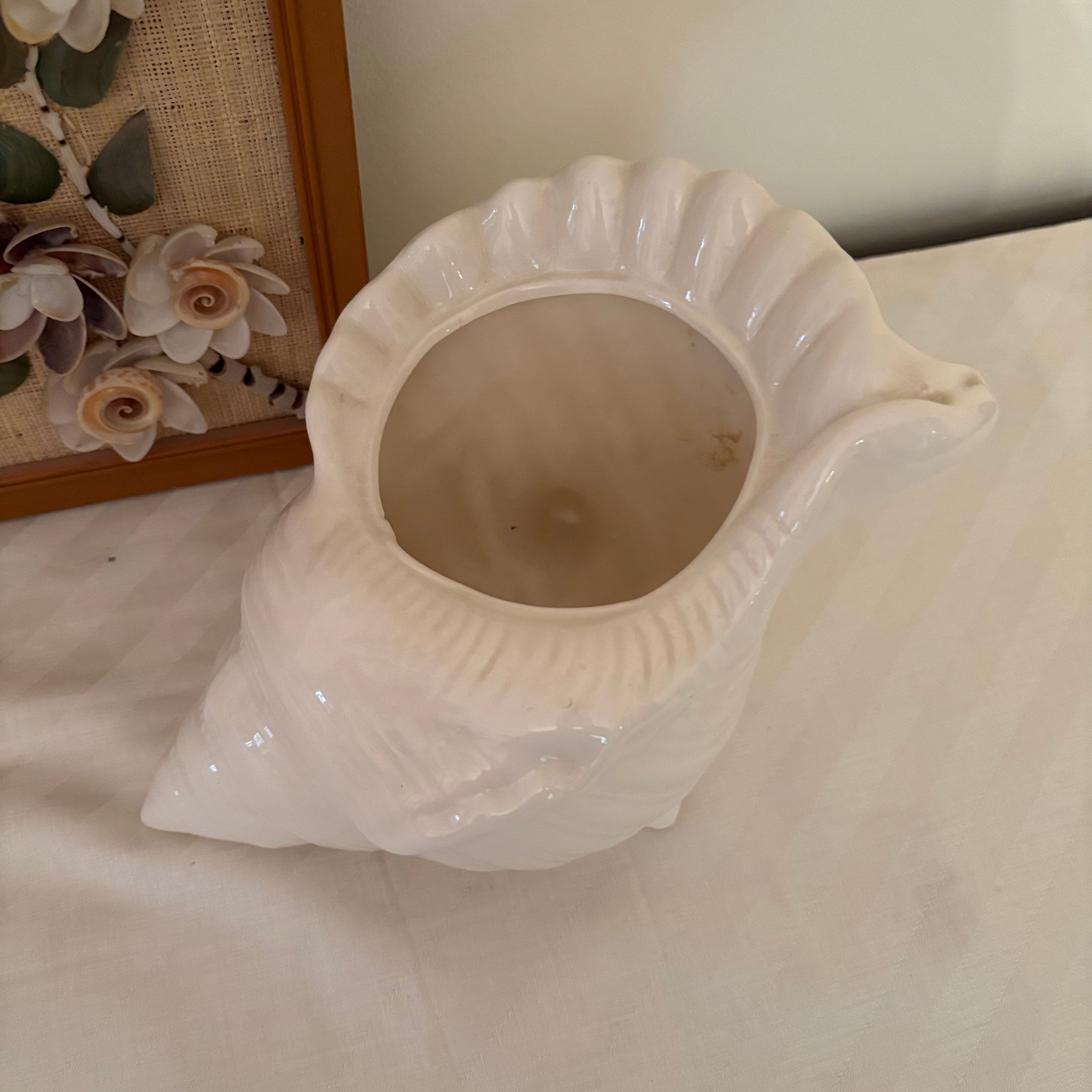 F166 Vintage floral artwork and ceramic sea shell vase