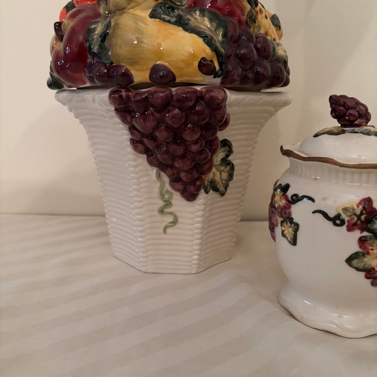 F168 Vintage ceramic grouping (fruit bowl cookie jar and more)