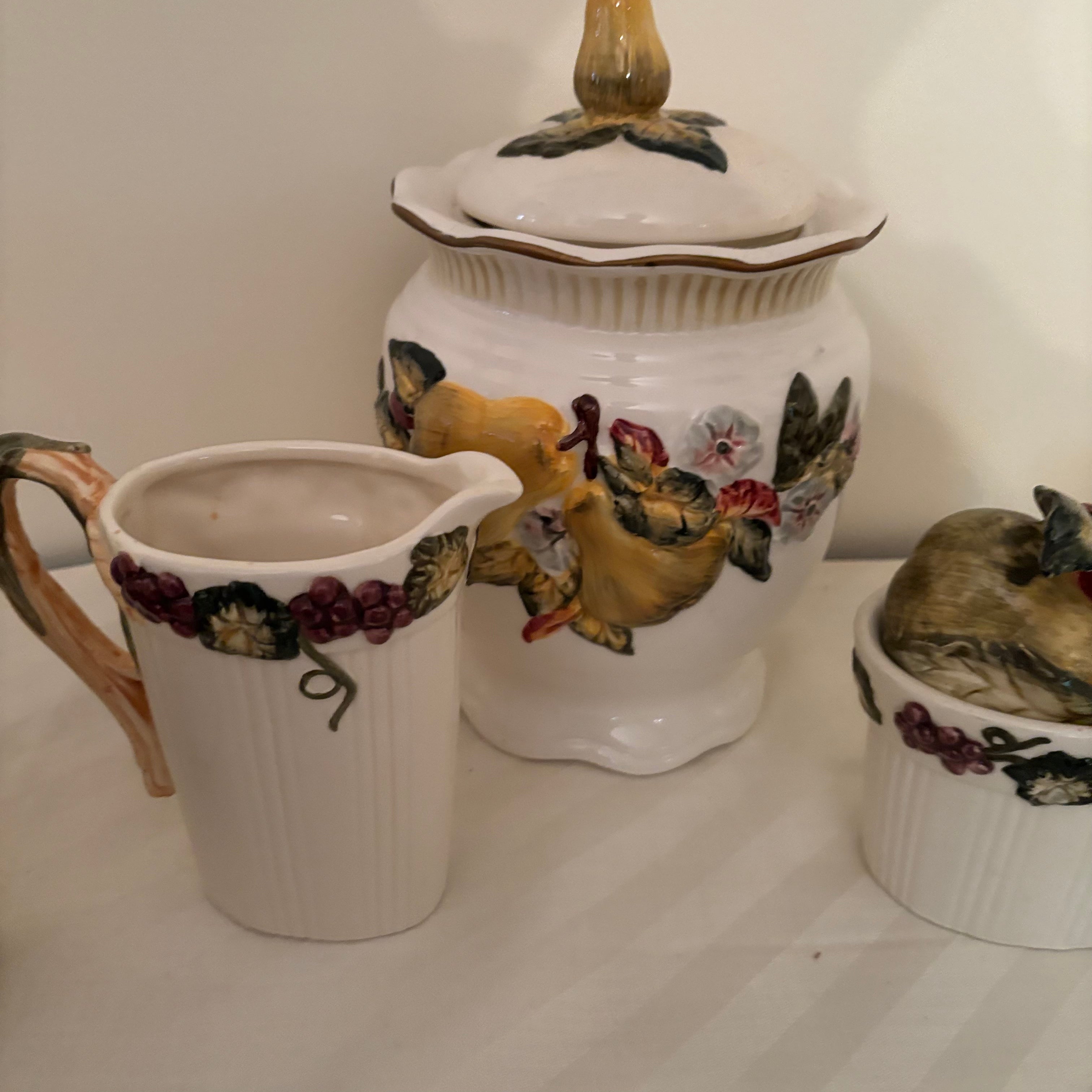 F168 Vintage ceramic grouping (fruit bowl cookie jar and more)