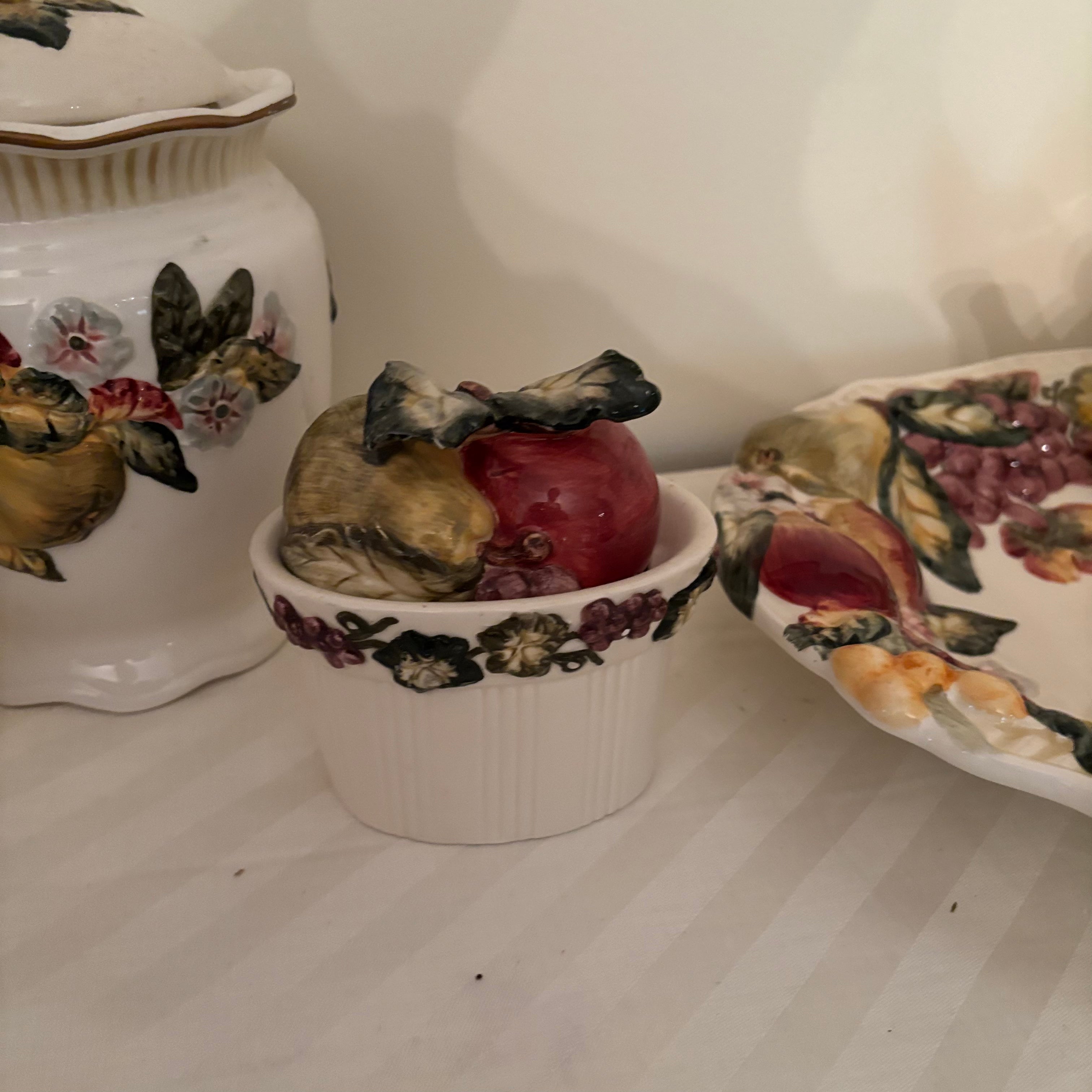 F168 Vintage ceramic grouping (fruit bowl cookie jar and more)
