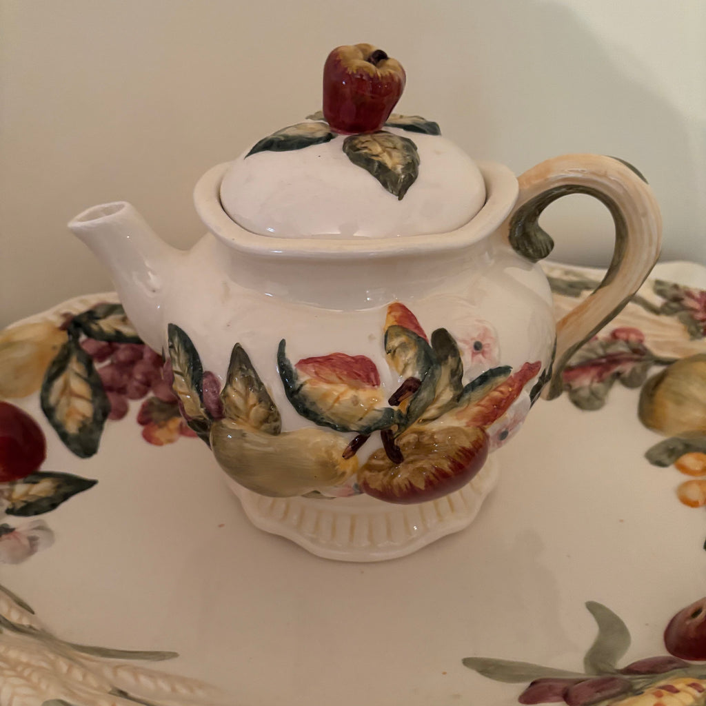 F168 Vintage ceramic grouping (fruit bowl cookie jar and more)