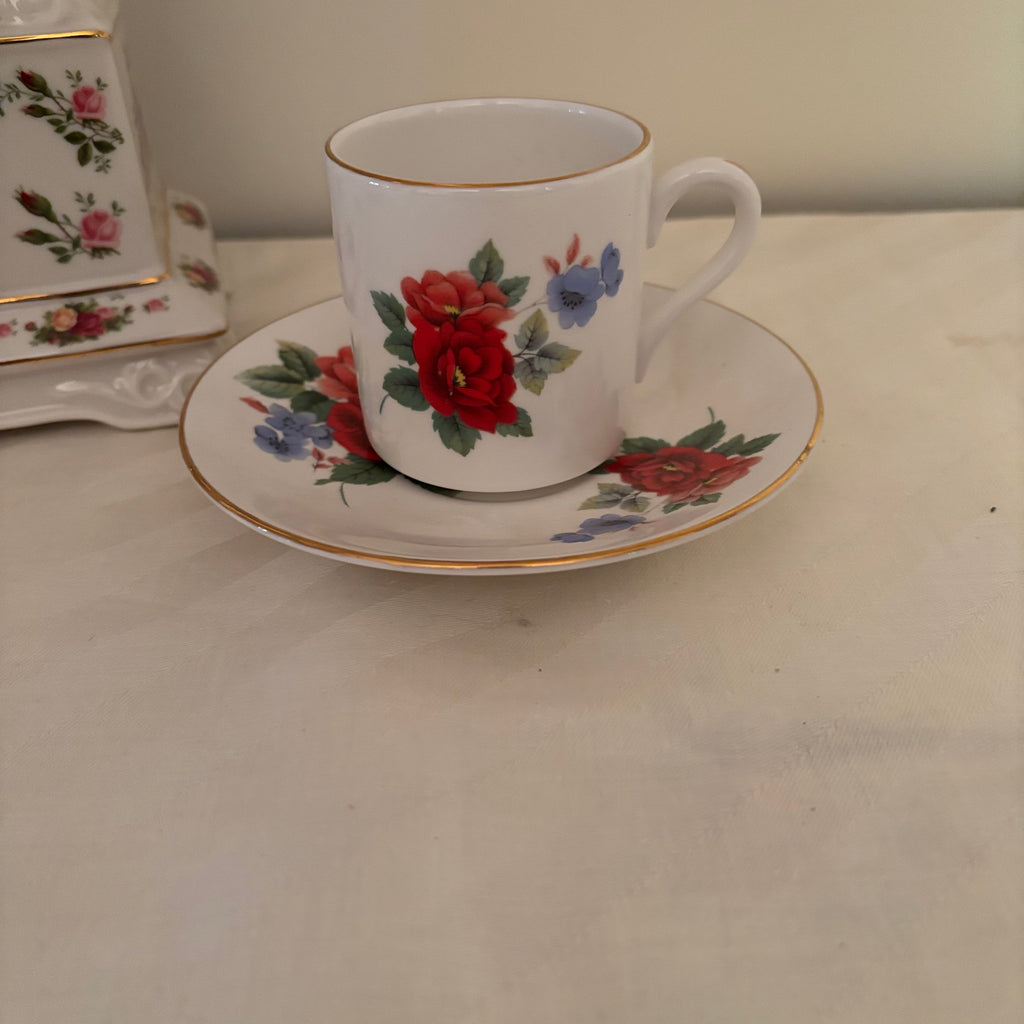 F172 China Grouping (Royal Albert Old Country Rose clock and Royal Grafton tea cups)