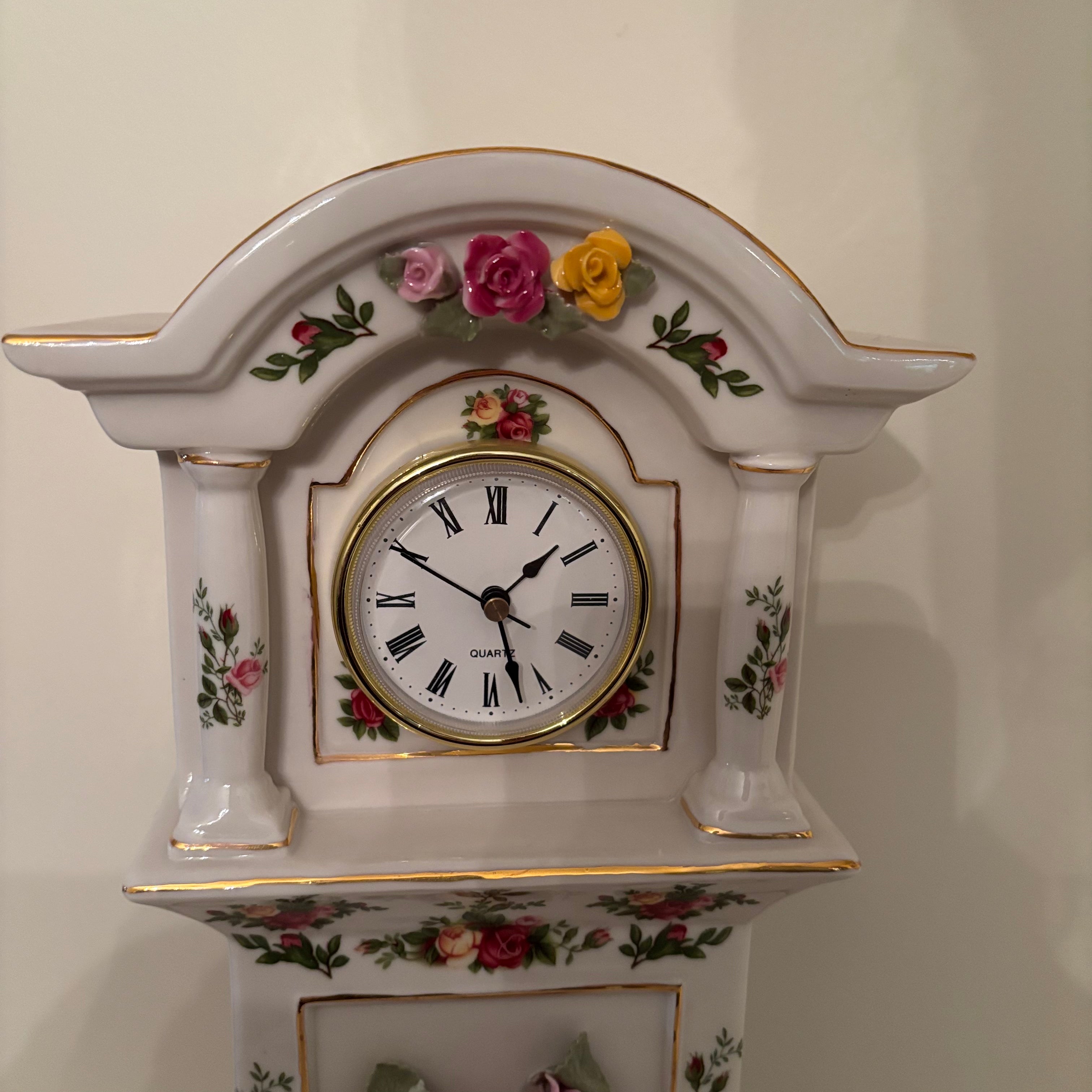 F172 China Grouping (Royal Albert Old Country Rose clock and Royal Grafton tea cups)