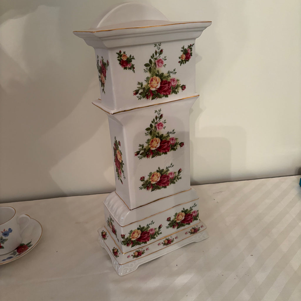 F172 China Grouping (Royal Albert Old Country Rose clock and Royal Grafton tea cups)