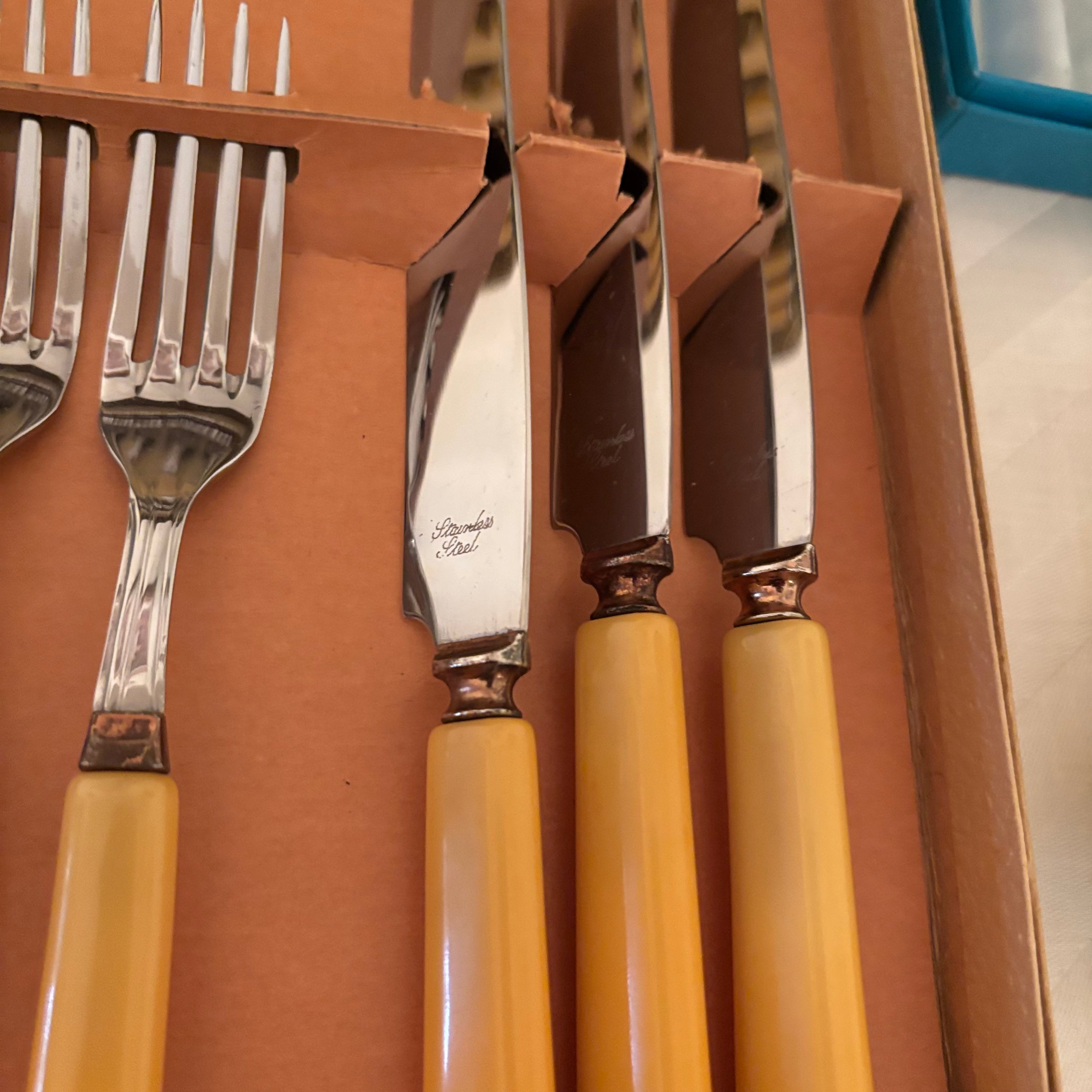 F173 Vintage Cutlery Grouping (Birks Mother of Pearl handled knives and fish knife set)