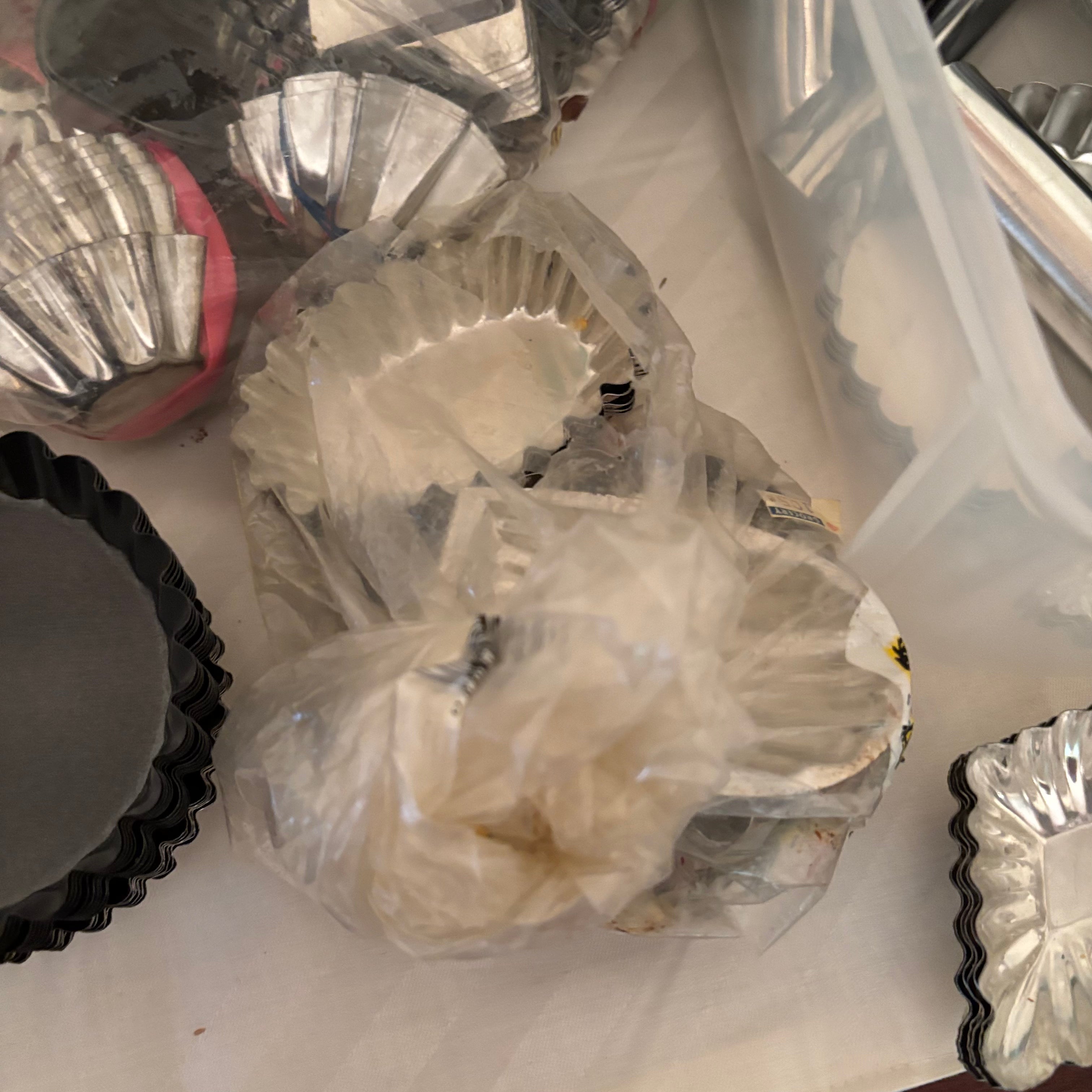 F174 Vintage kitchen grouping (baking tins, cookie press and more)