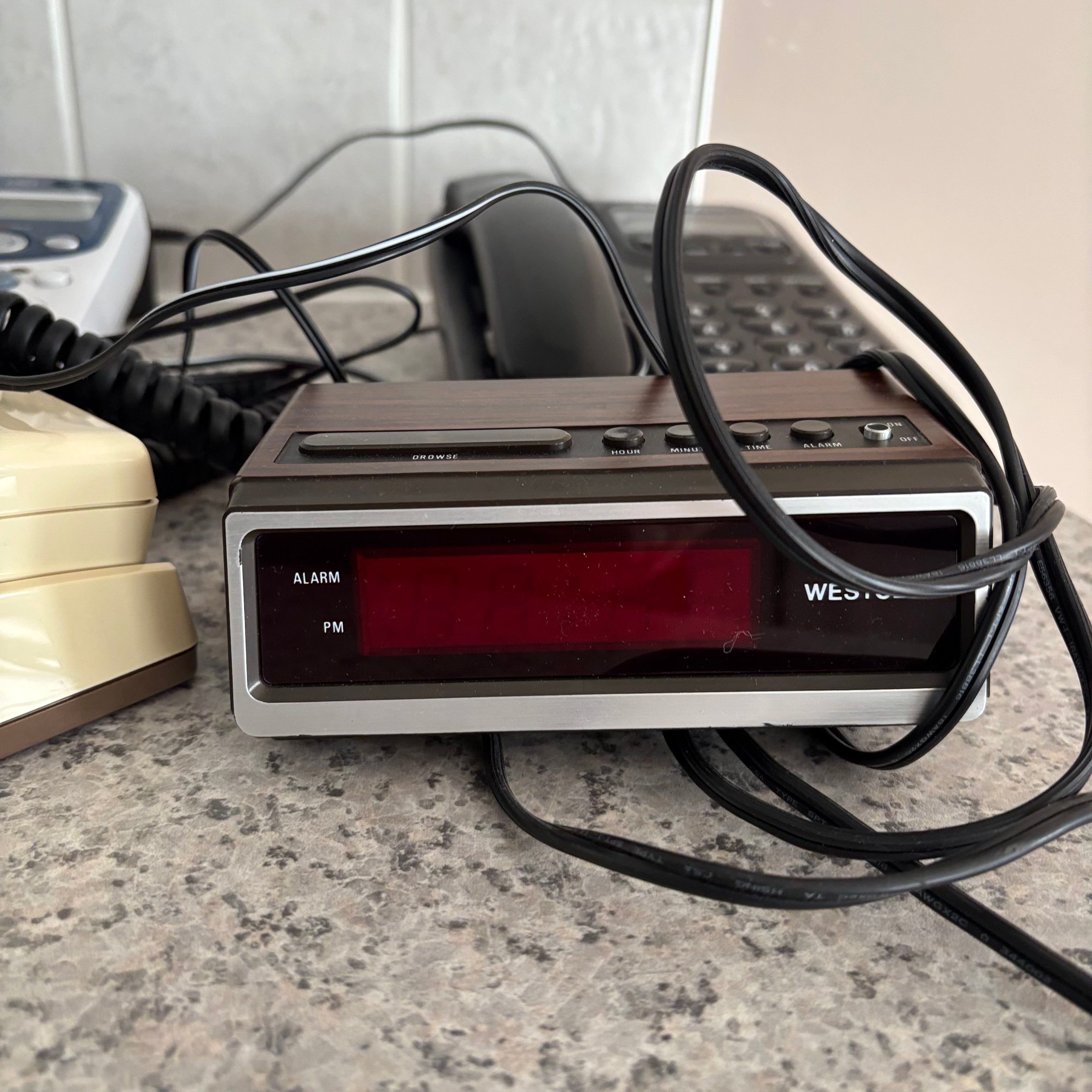E782 Home Grouping (clock radio and home phones)
