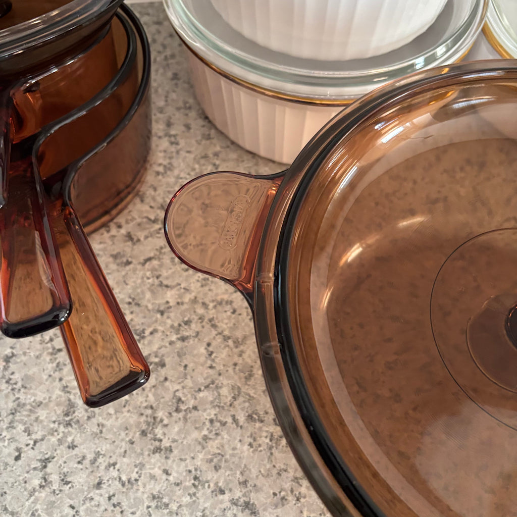 E786 Kitchen grouping (glass Pyrex pots and more)