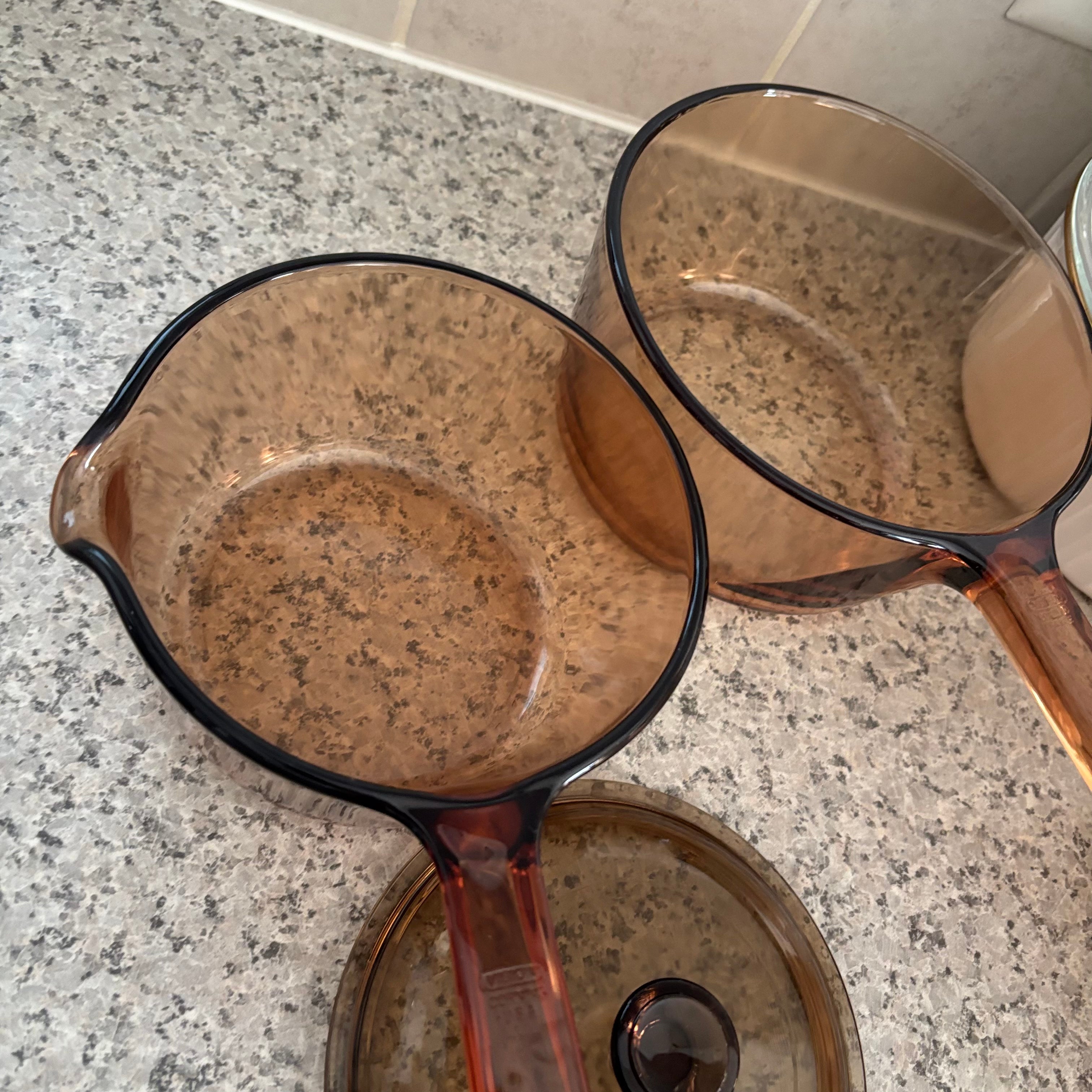 E786 Kitchen grouping (glass Pyrex pots and more)