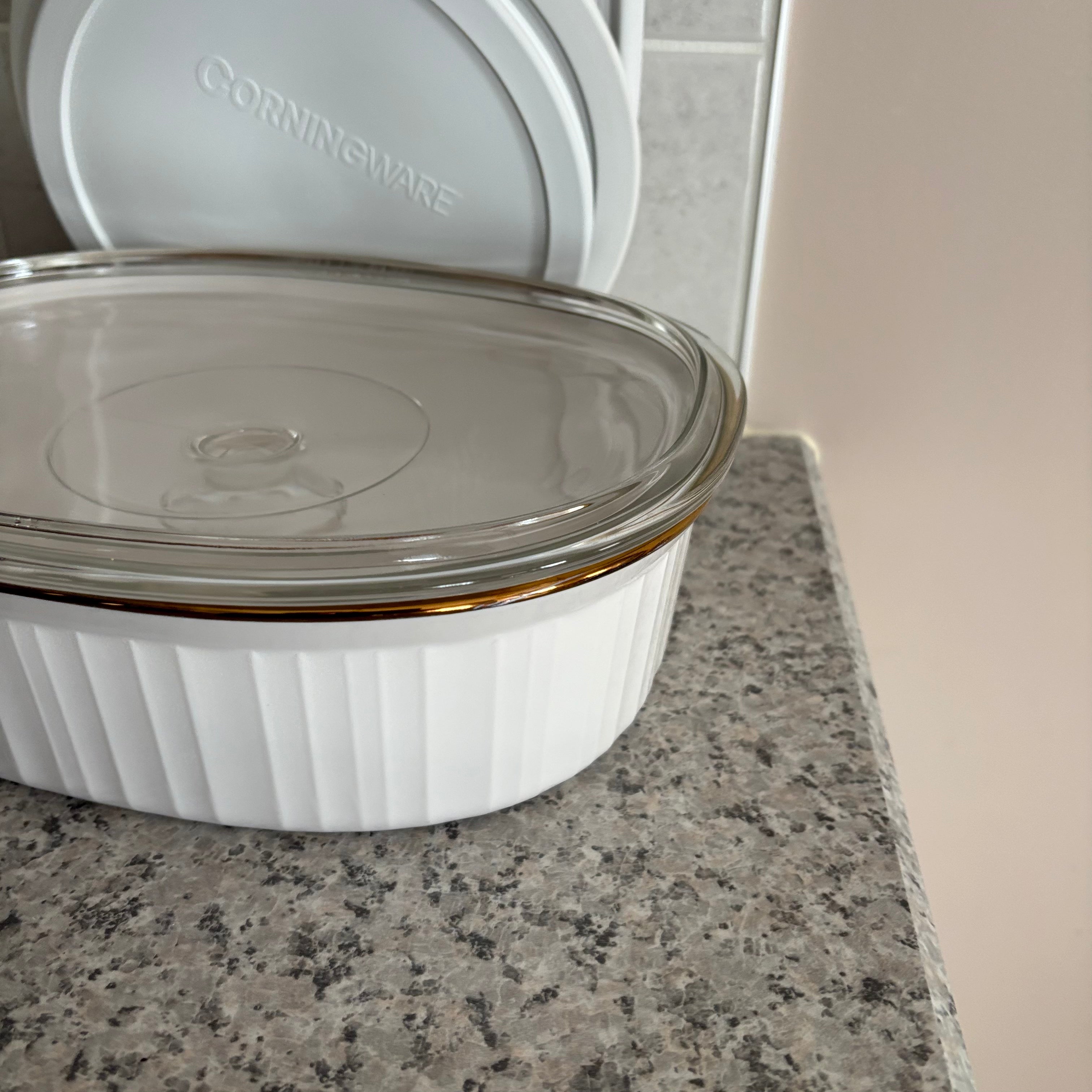 E786 Kitchen grouping (glass Pyrex pots and more)