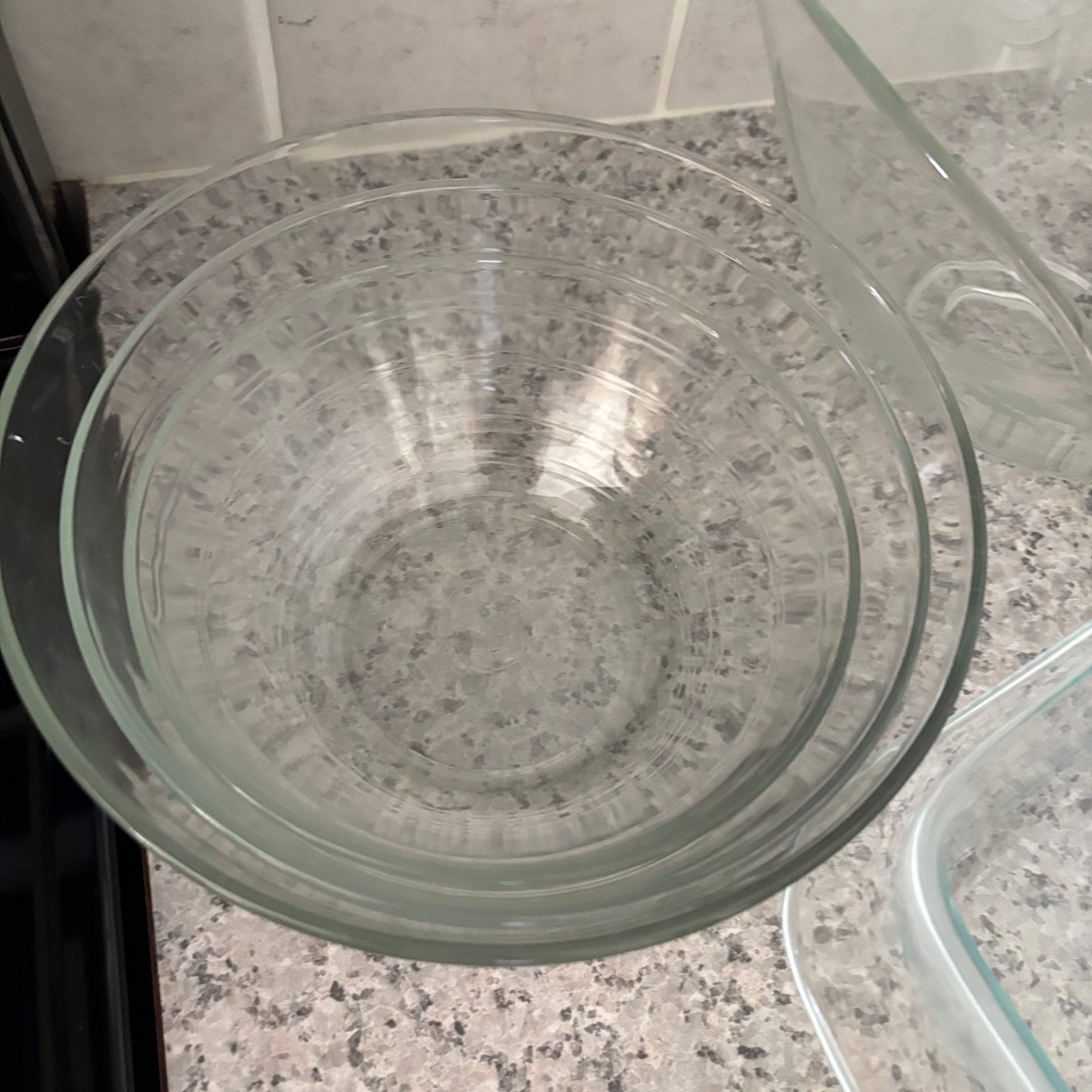 E789 Vintage kitchen grouping (pyrex mixing bowls and more)