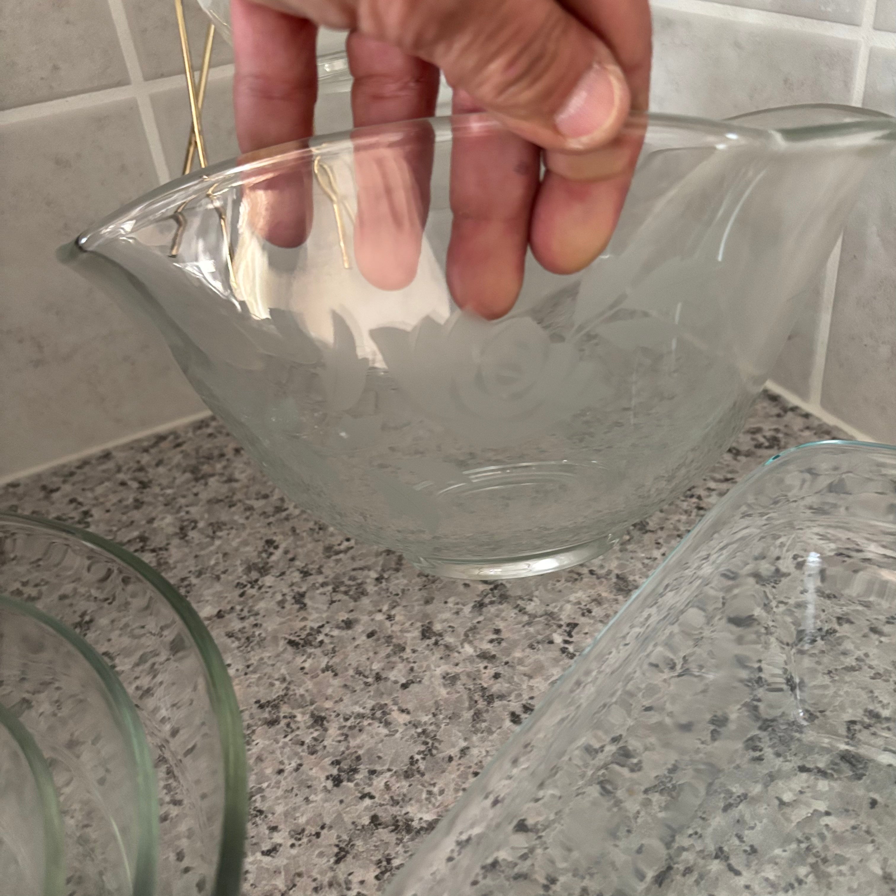 E789 Vintage kitchen grouping (pyrex mixing bowls and more)