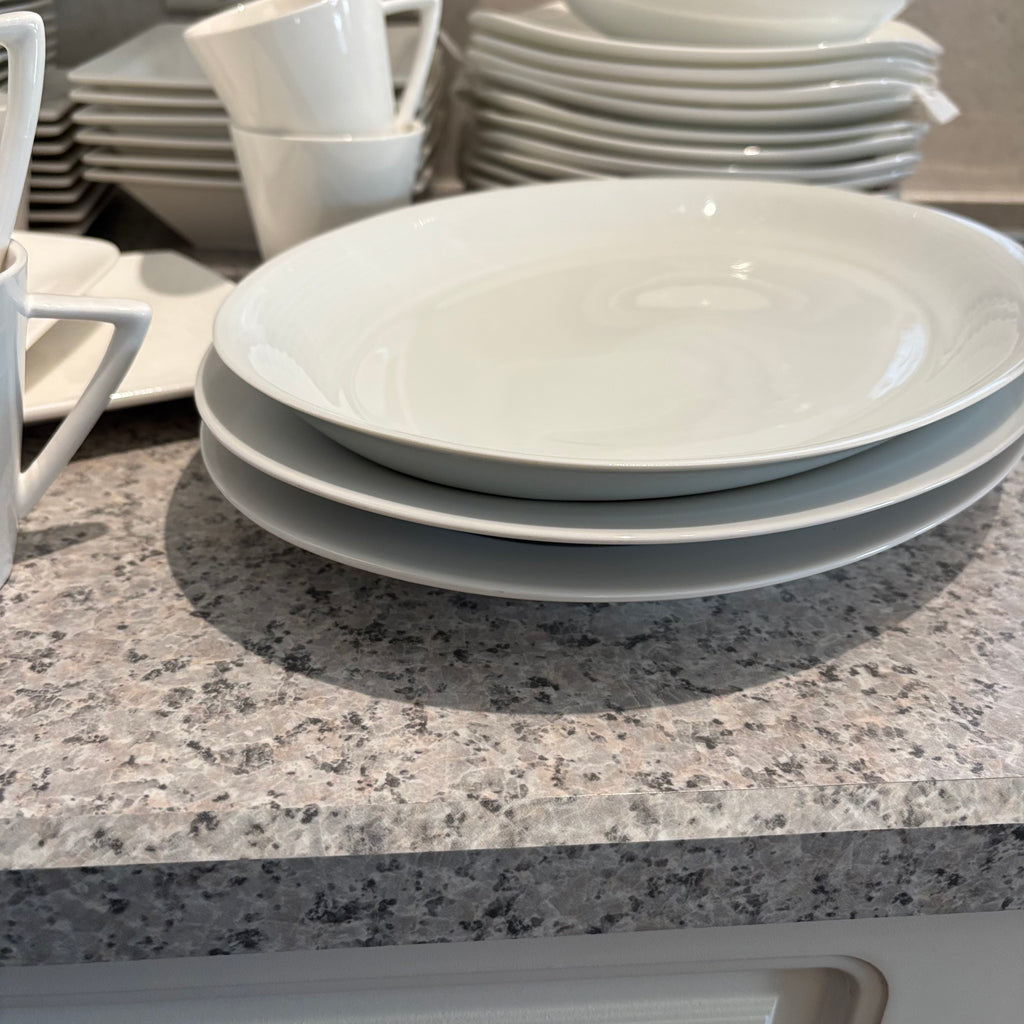 F792  Maxwell Williams white basics Monaco dinnerware set and more