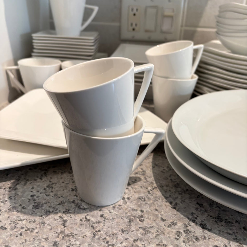 F792  Maxwell Williams white basics Monaco dinnerware set and more