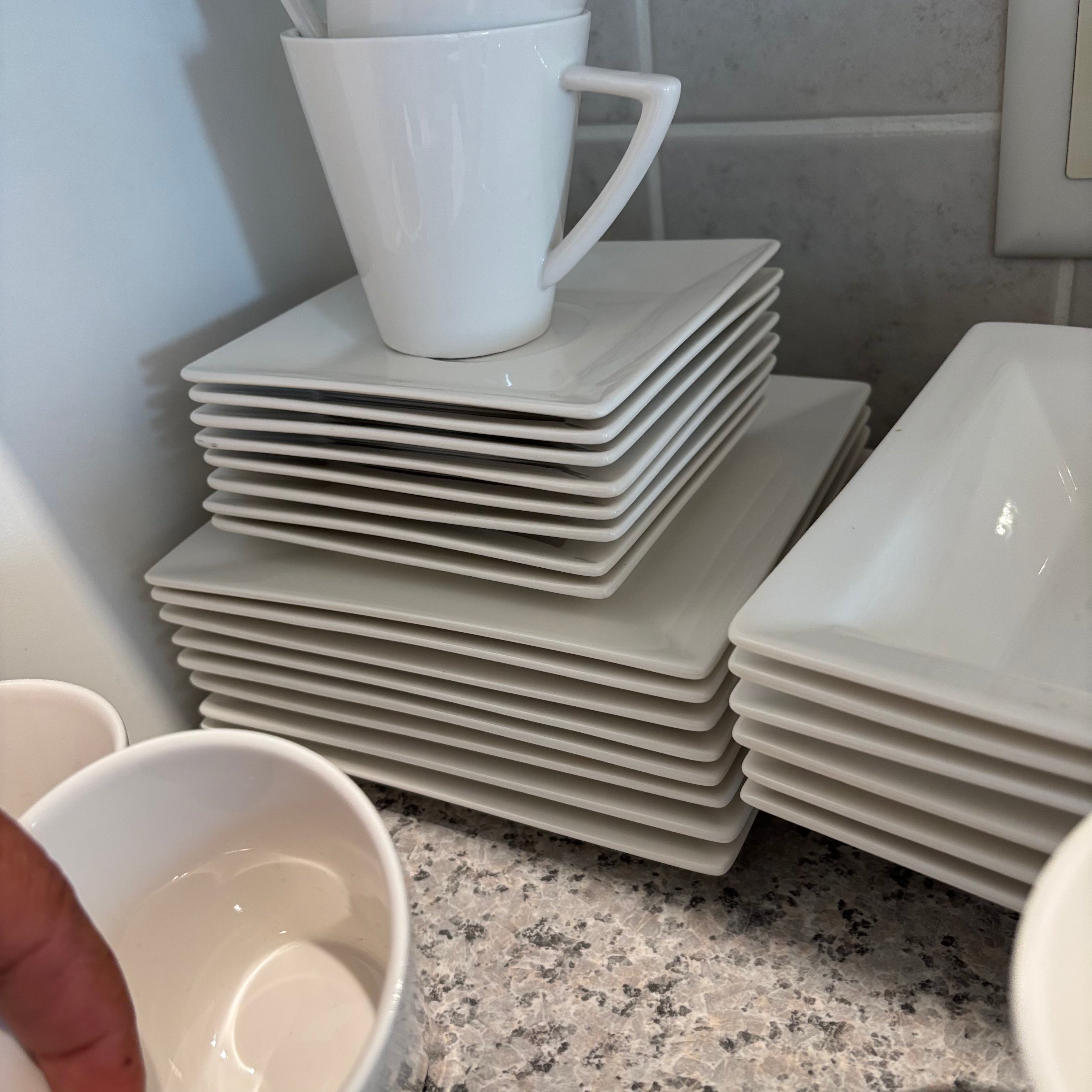 F792  Maxwell Williams white basics Monaco dinnerware set and more