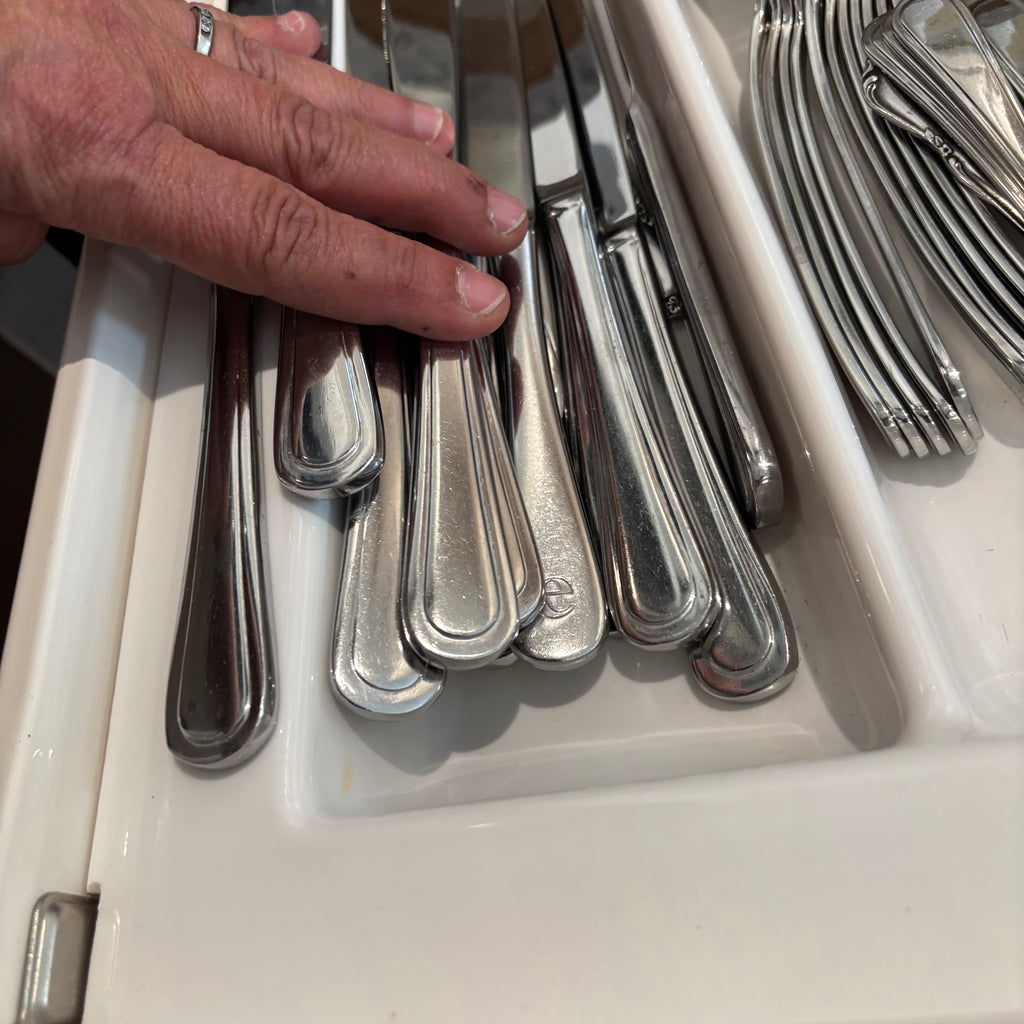 F793 Cutlery Grouping (2 kitchen drawers of stuff)
