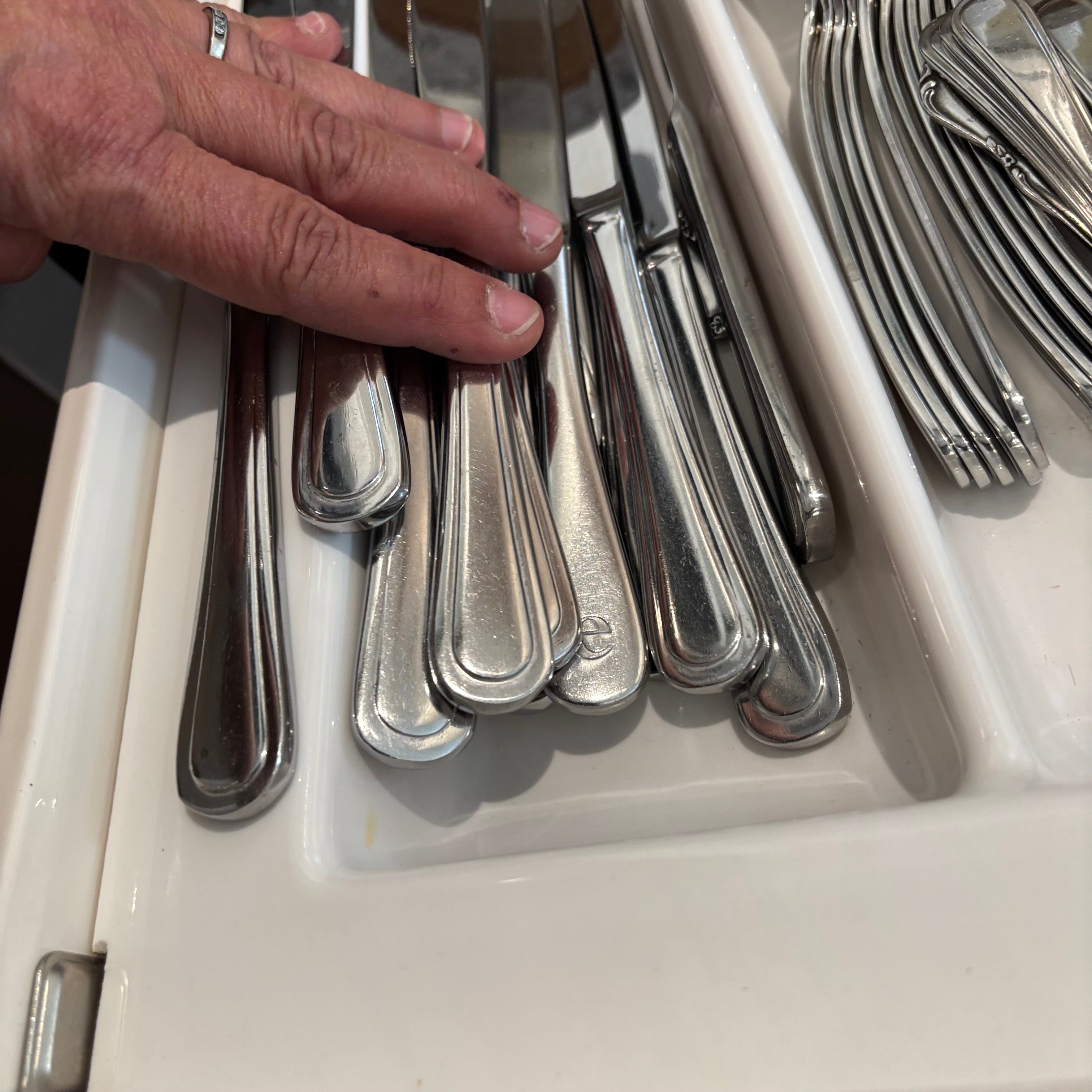 F793 Cutlery Grouping (2 kitchen drawers of stuff)