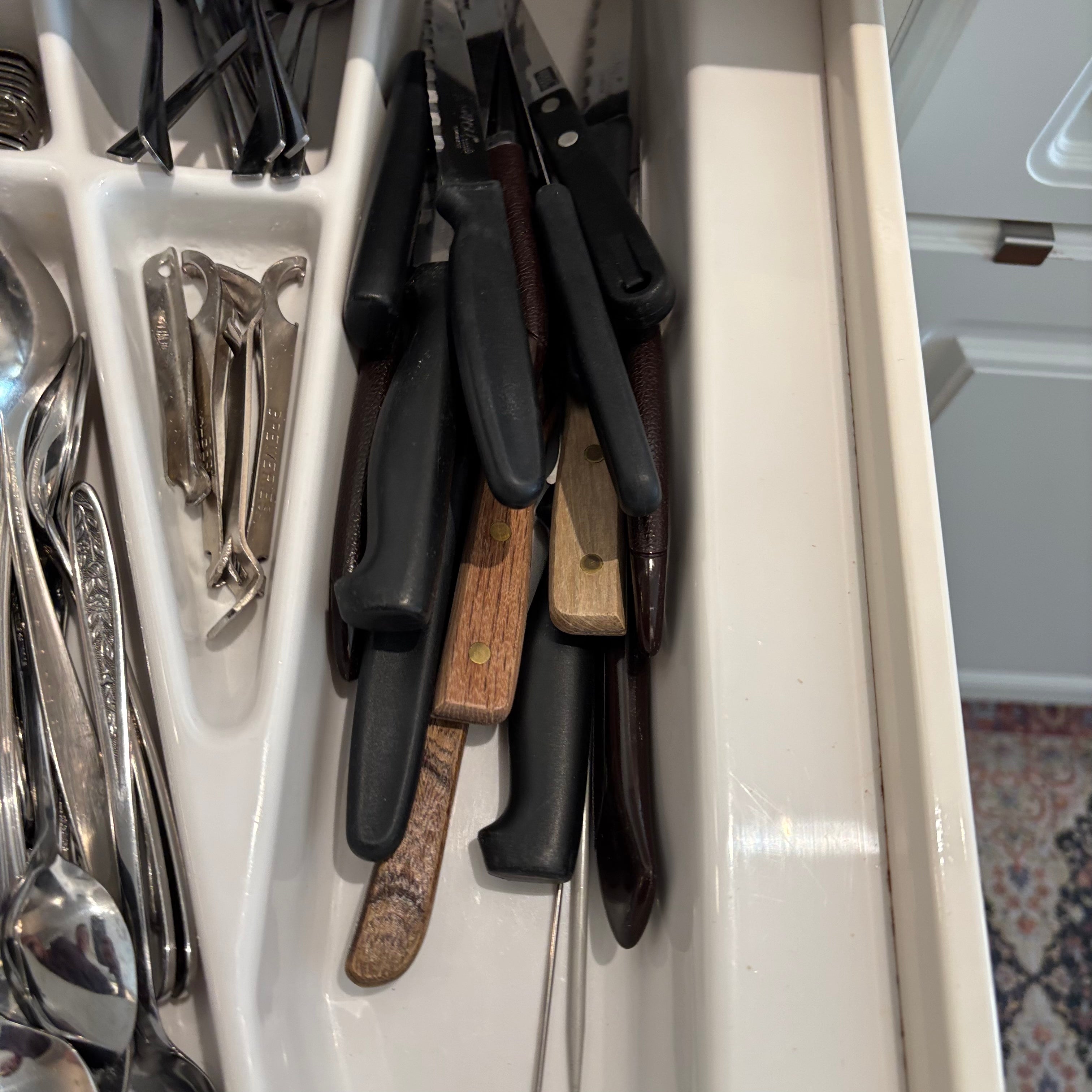 F793 Cutlery Grouping (2 kitchen drawers of stuff)