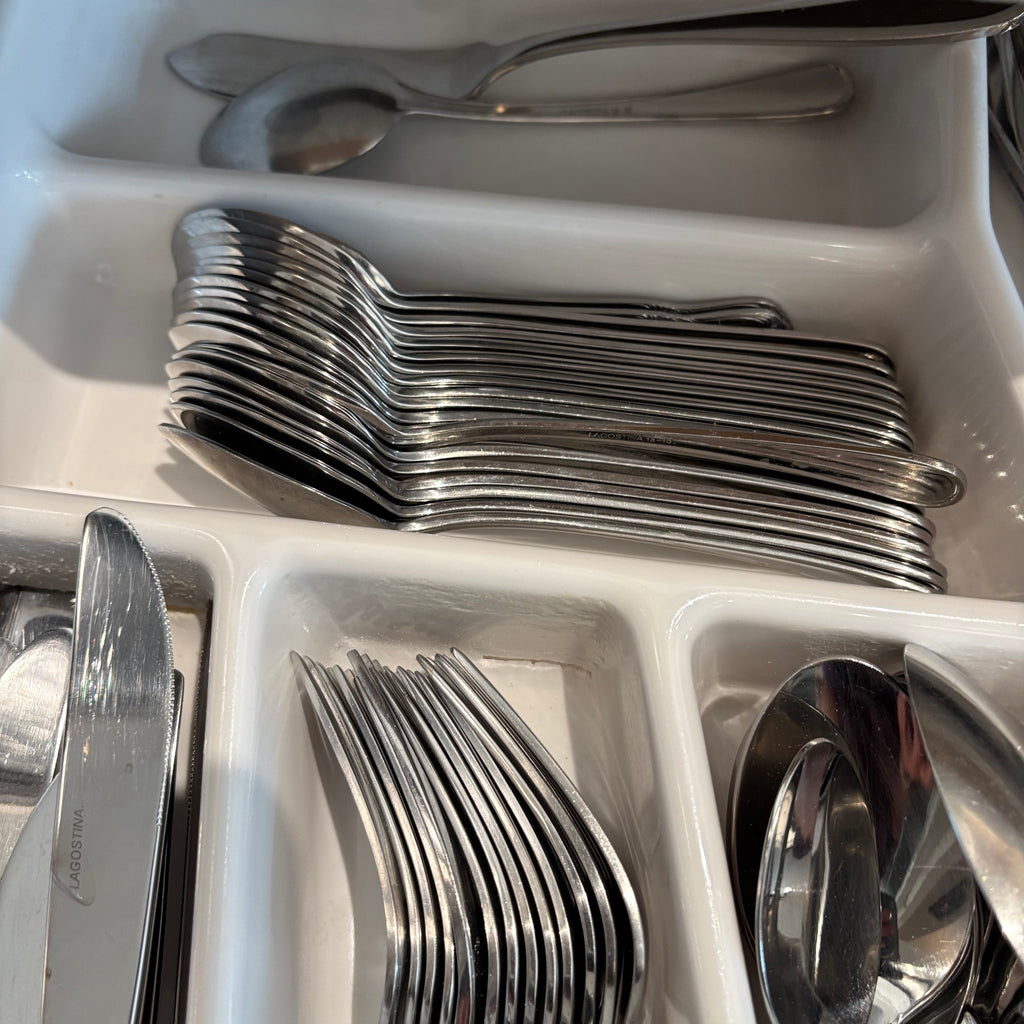 F793 Cutlery Grouping (2 kitchen drawers of stuff)