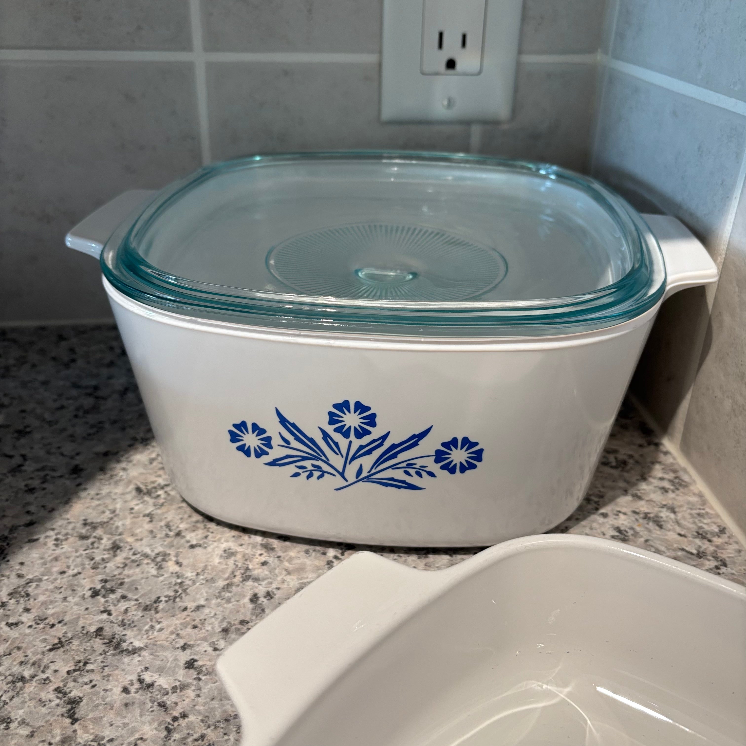 F799 Vintage Corningware Grouping (cornflower and more)