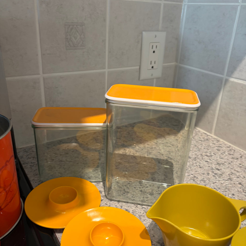 F803 Vintage Kitchen Grouping (Tupperware and more)