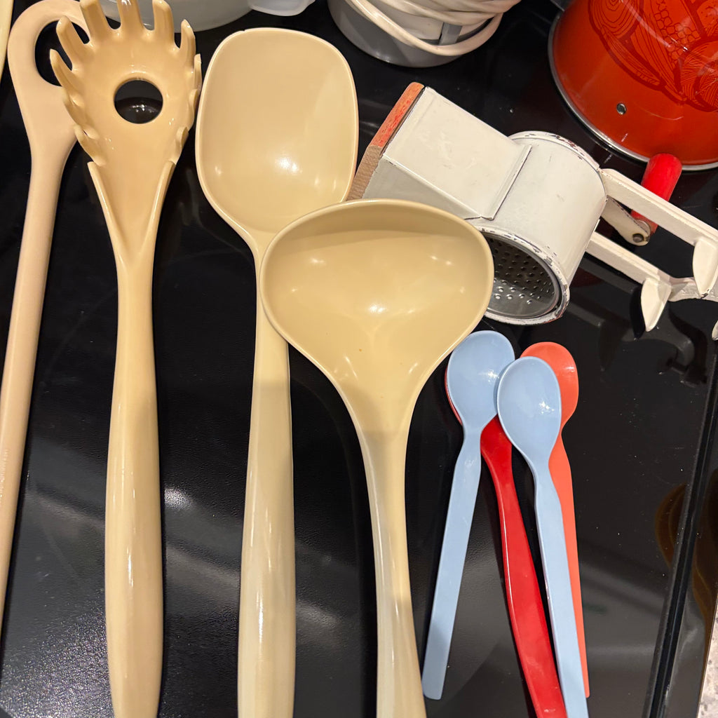 F803 Vintage Kitchen Grouping (Tupperware and more)