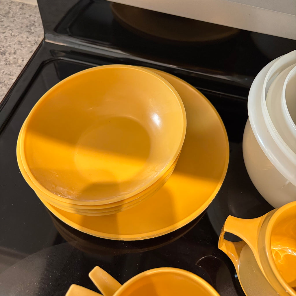 F804 Vintage Kitchen Grouping (melmac and more)