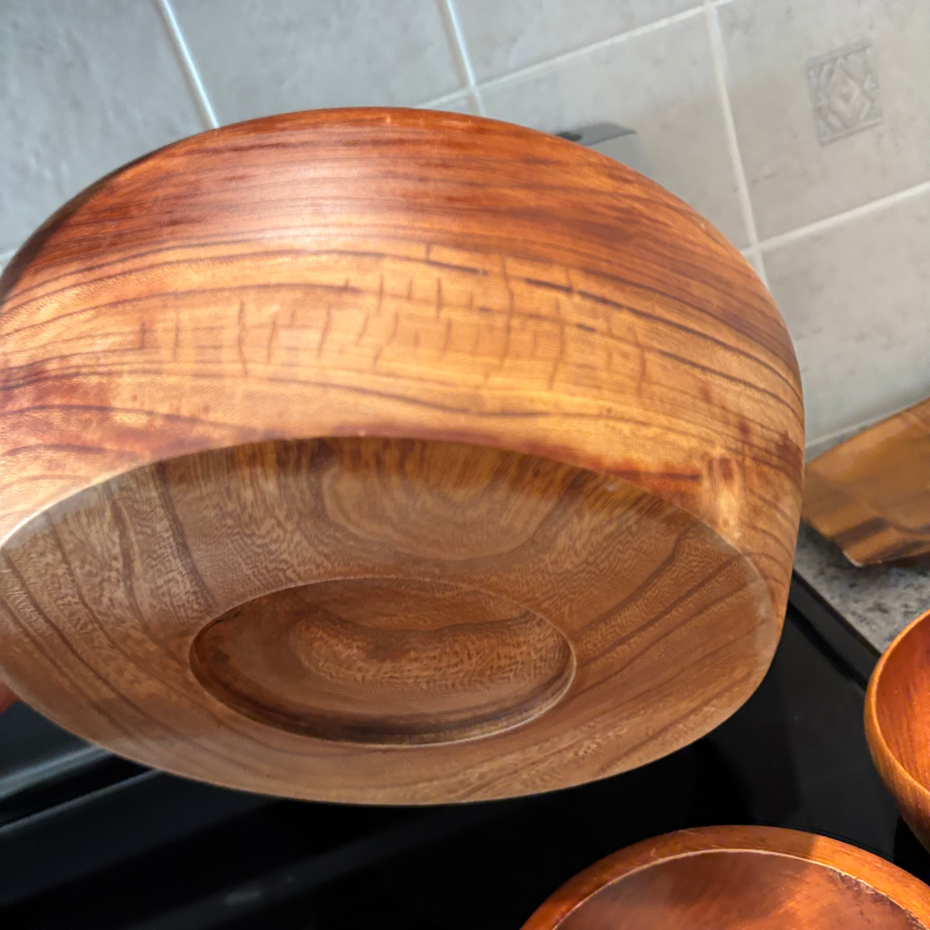 F805 Vintage wooden salad bowls grouping