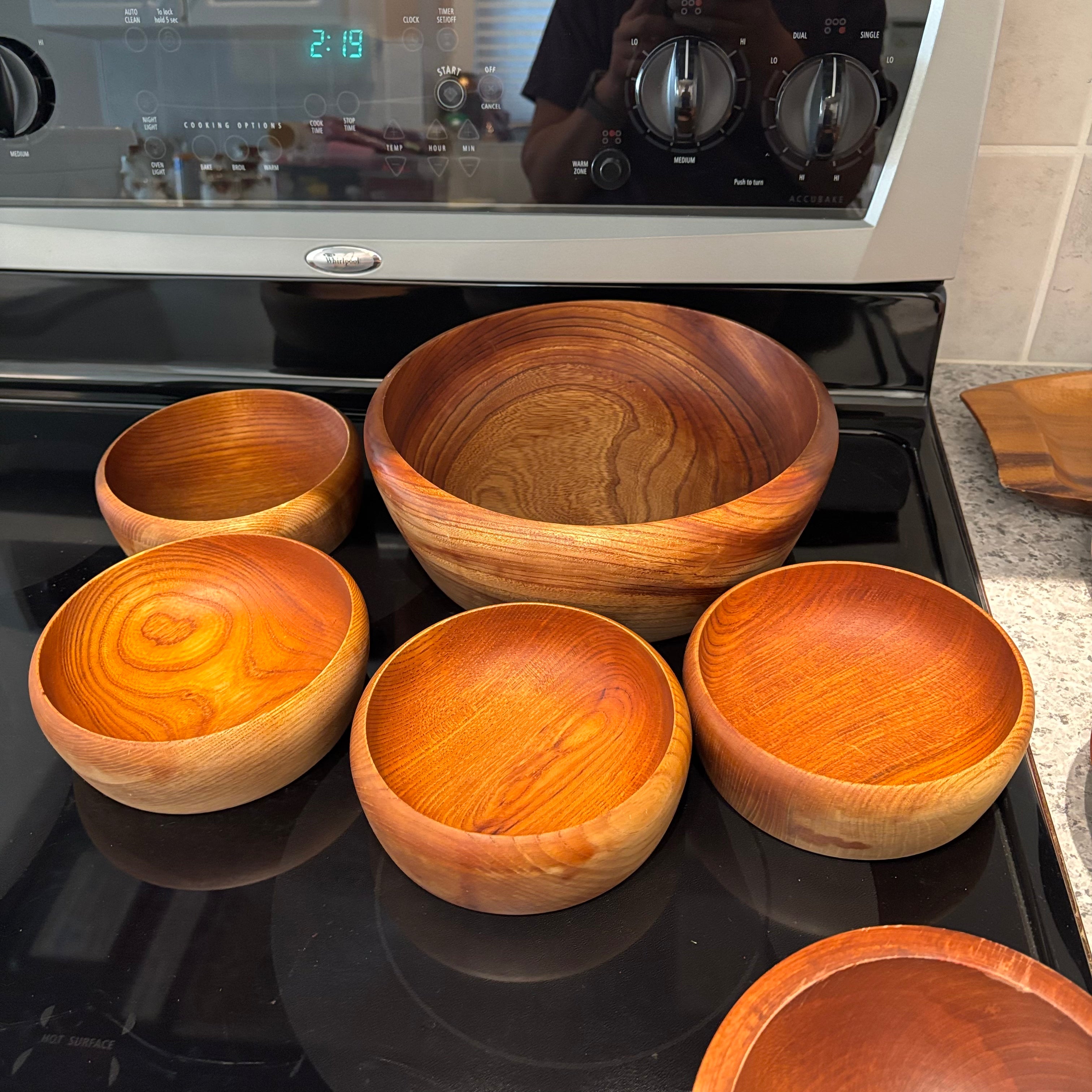 F805 Vintage wooden salad bowls grouping