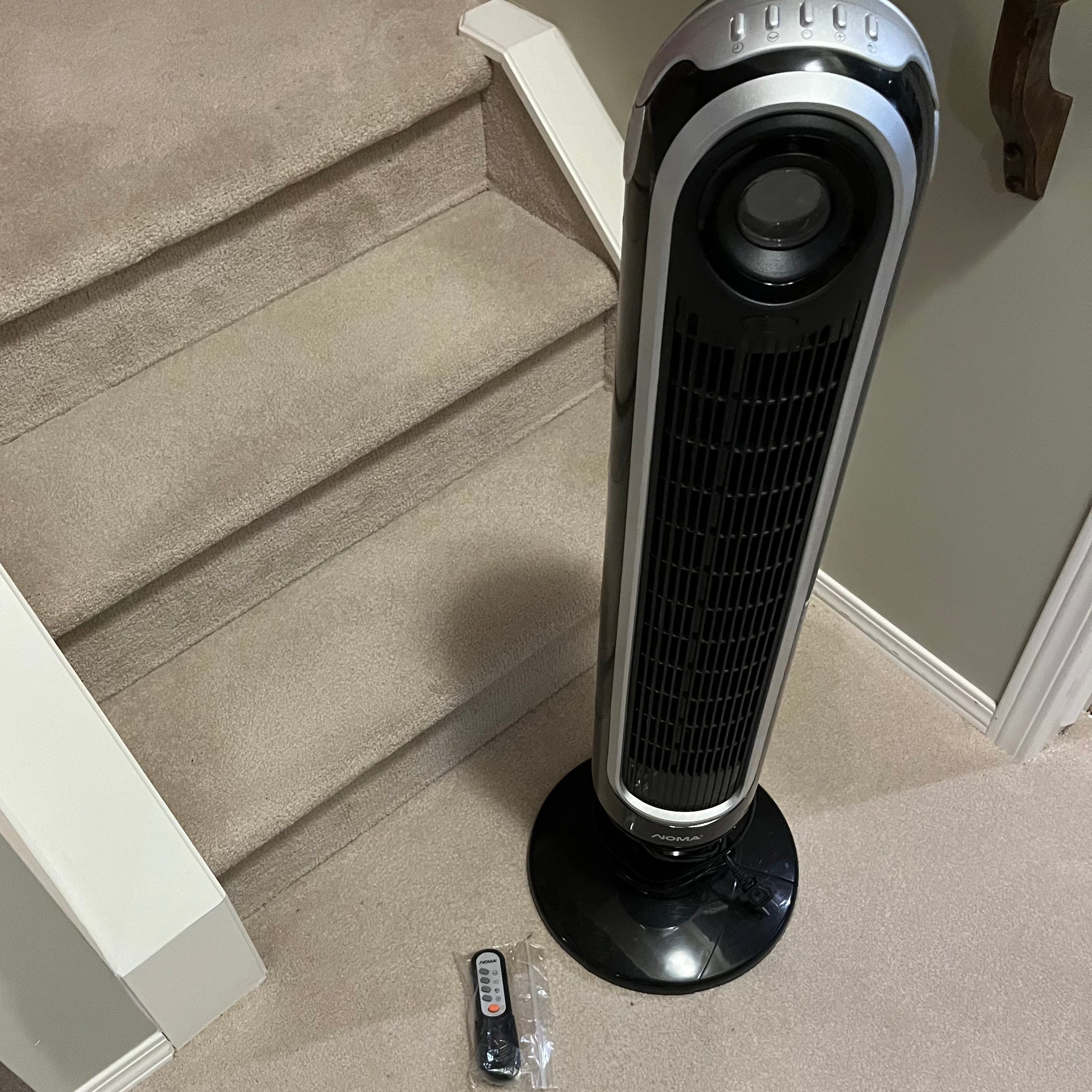 E539 Noma Floor fan with remote ( like new condition)