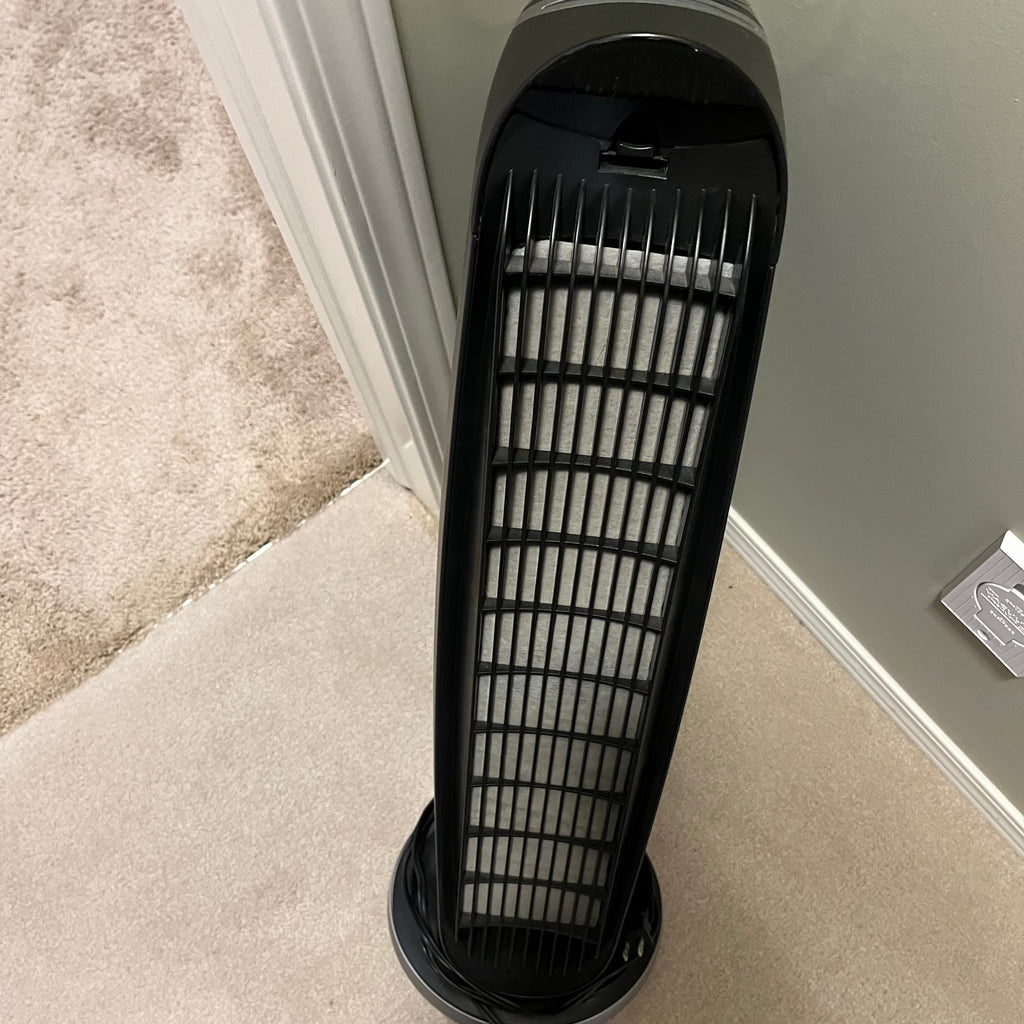 E540 Honeywell Quiet clean tower air purifier (in like new condition)