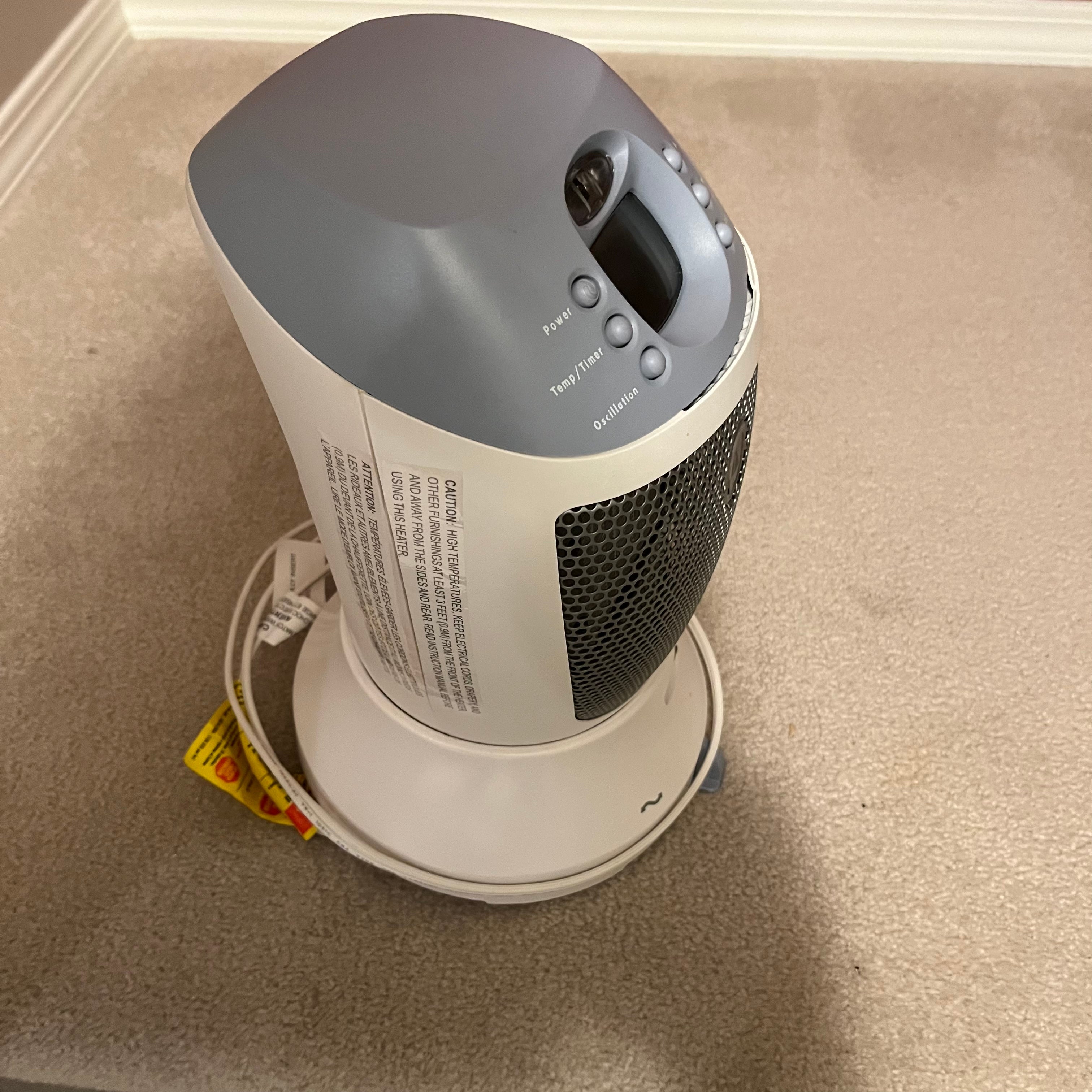 E541 Small digital ceramic oscillating heater