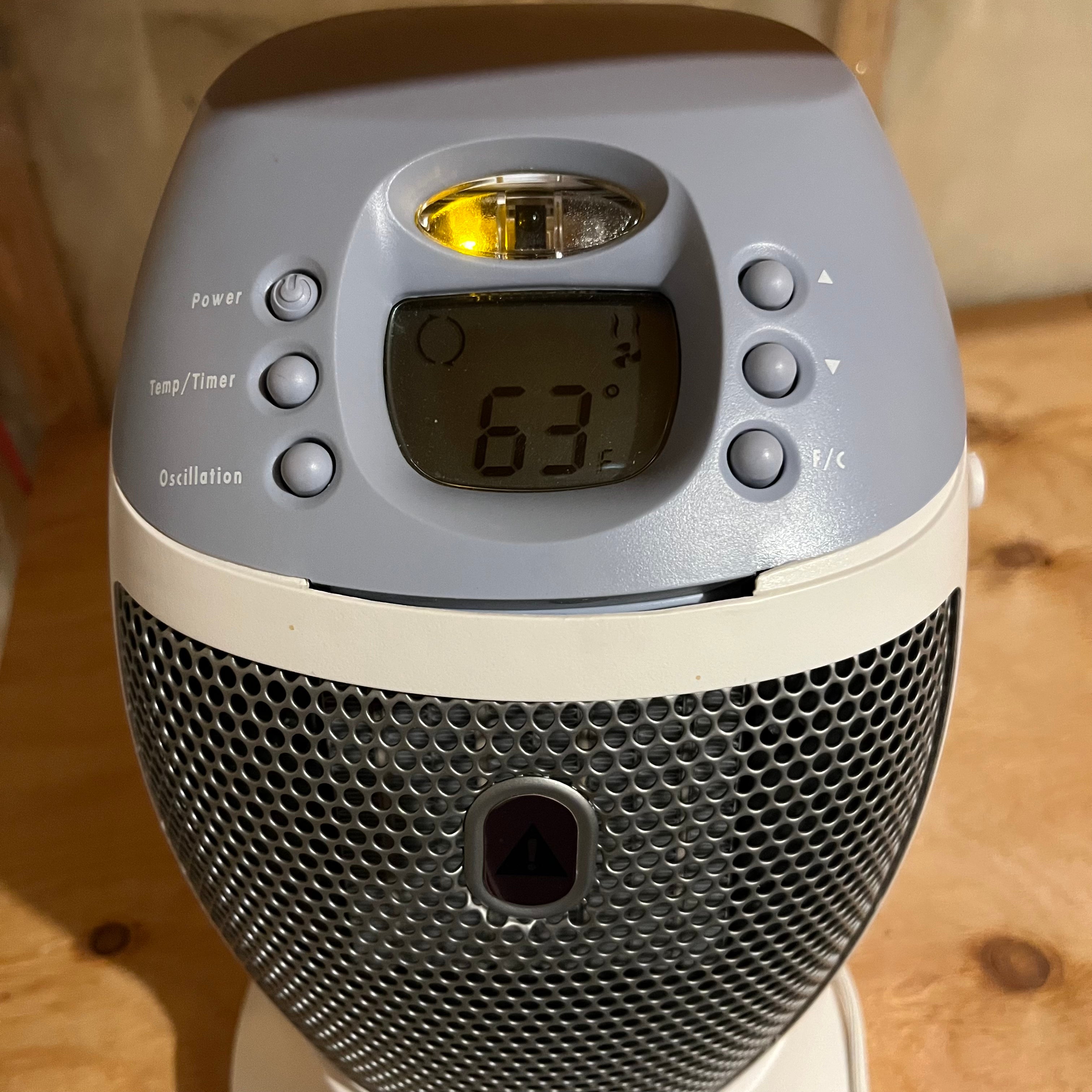 E541 Small digital ceramic oscillating heater